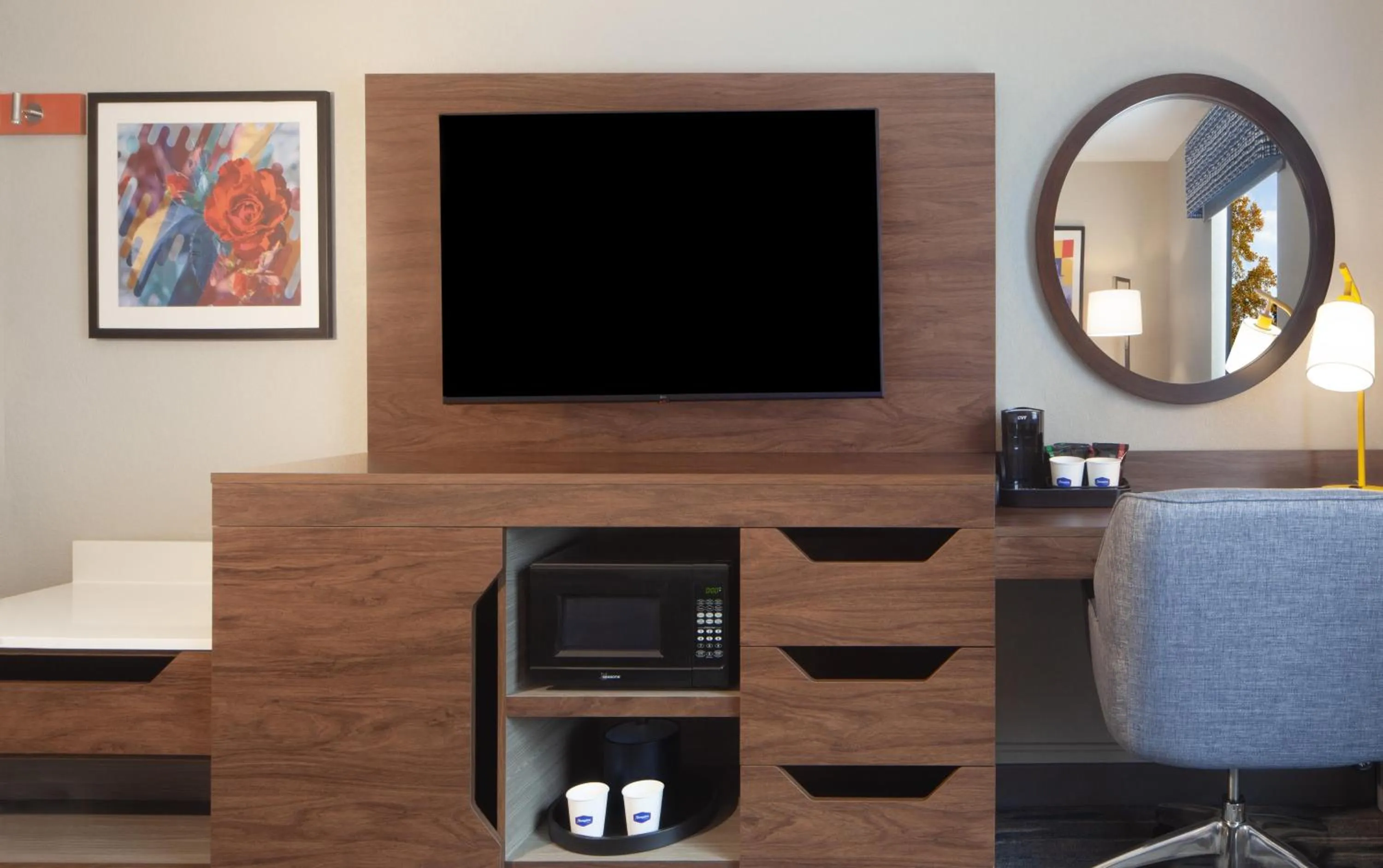 Bedroom in Hampton Inn & Suites Cleveland-Mentor