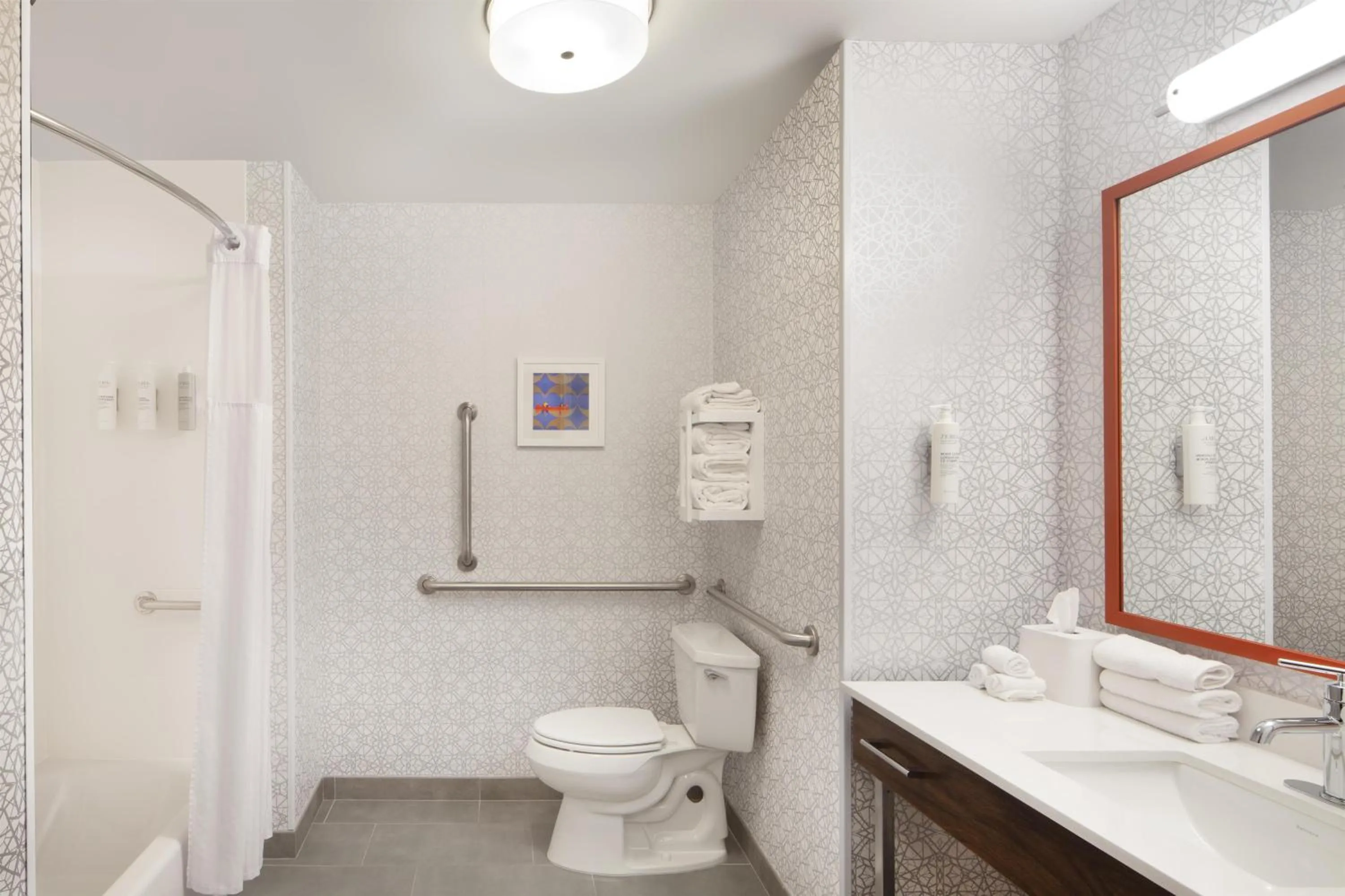 Bathroom in Hampton Inn & Suites Cleveland-Mentor