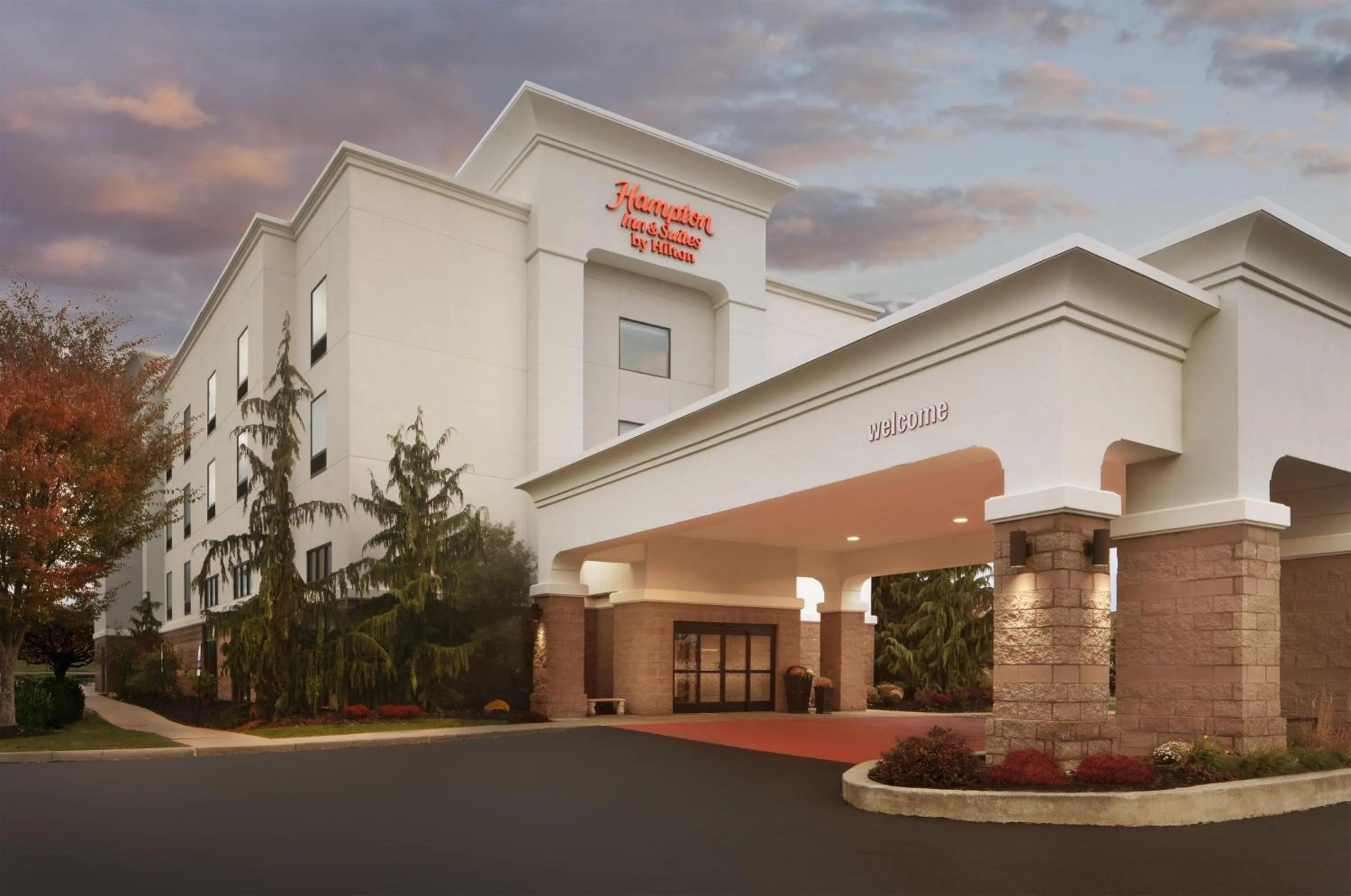 Property building in Hampton Inn & Suites Cleveland-Mentor