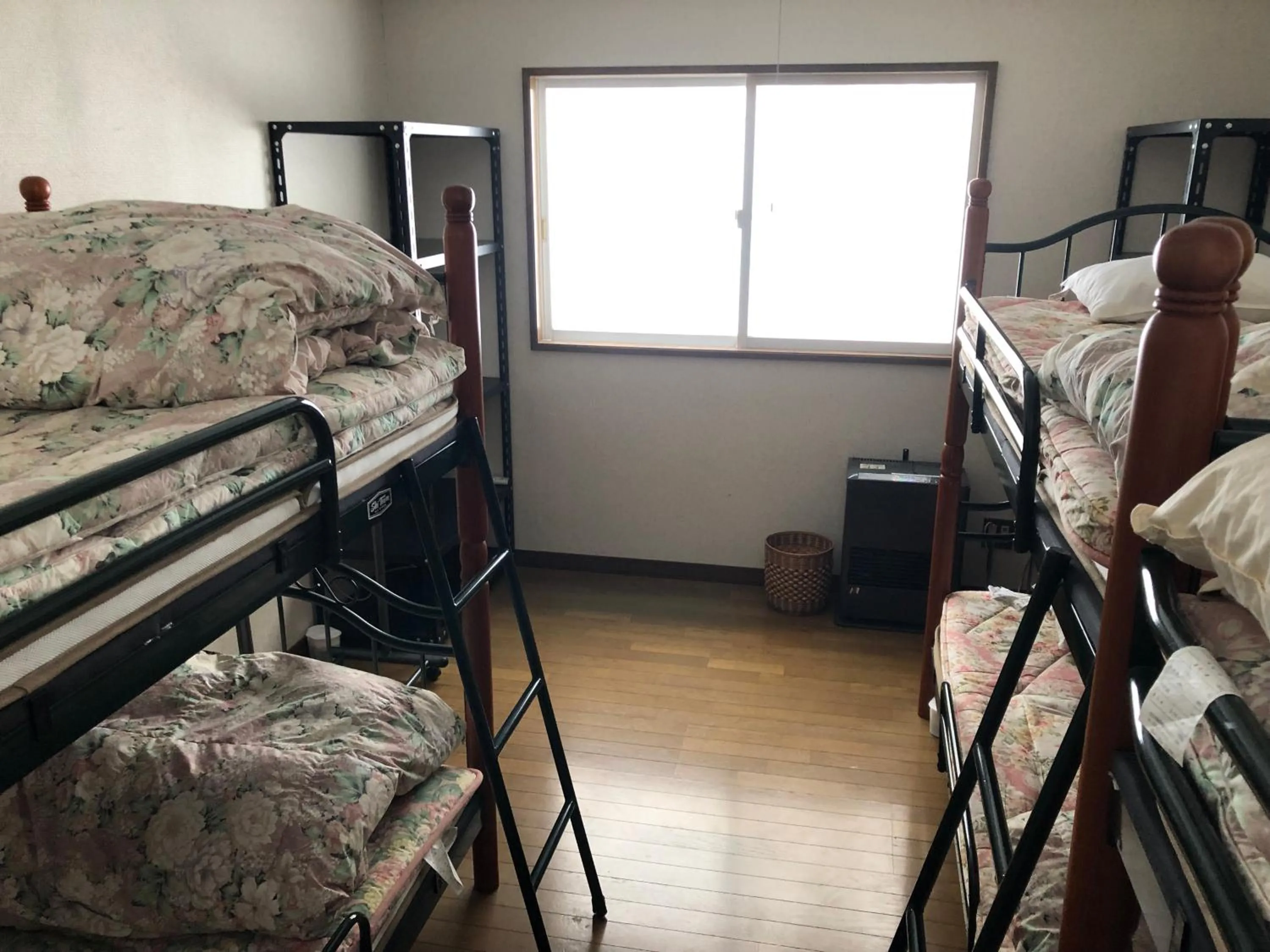 Bedroom, Bed in The Bohemians' Shelter