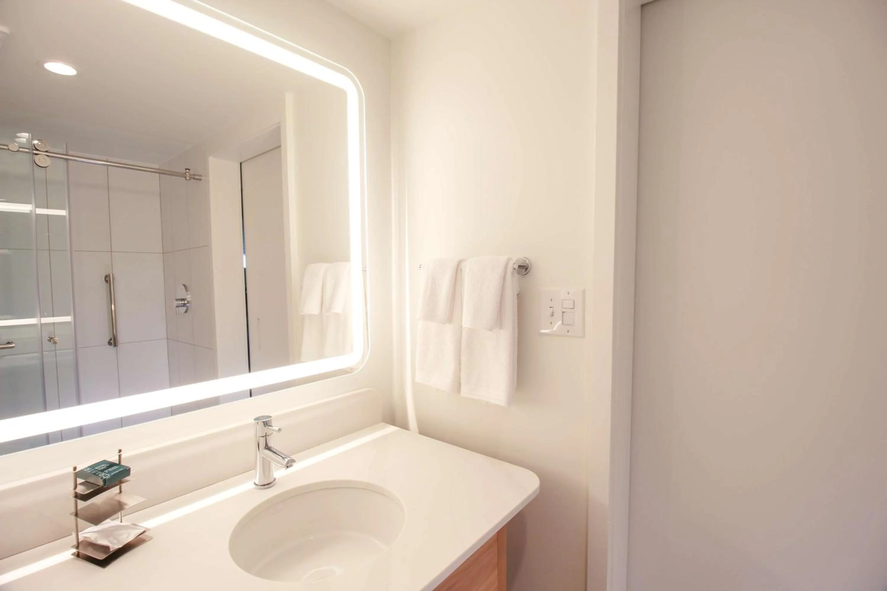 Bathroom in Doubletree By Hilton Clarksville Riverview