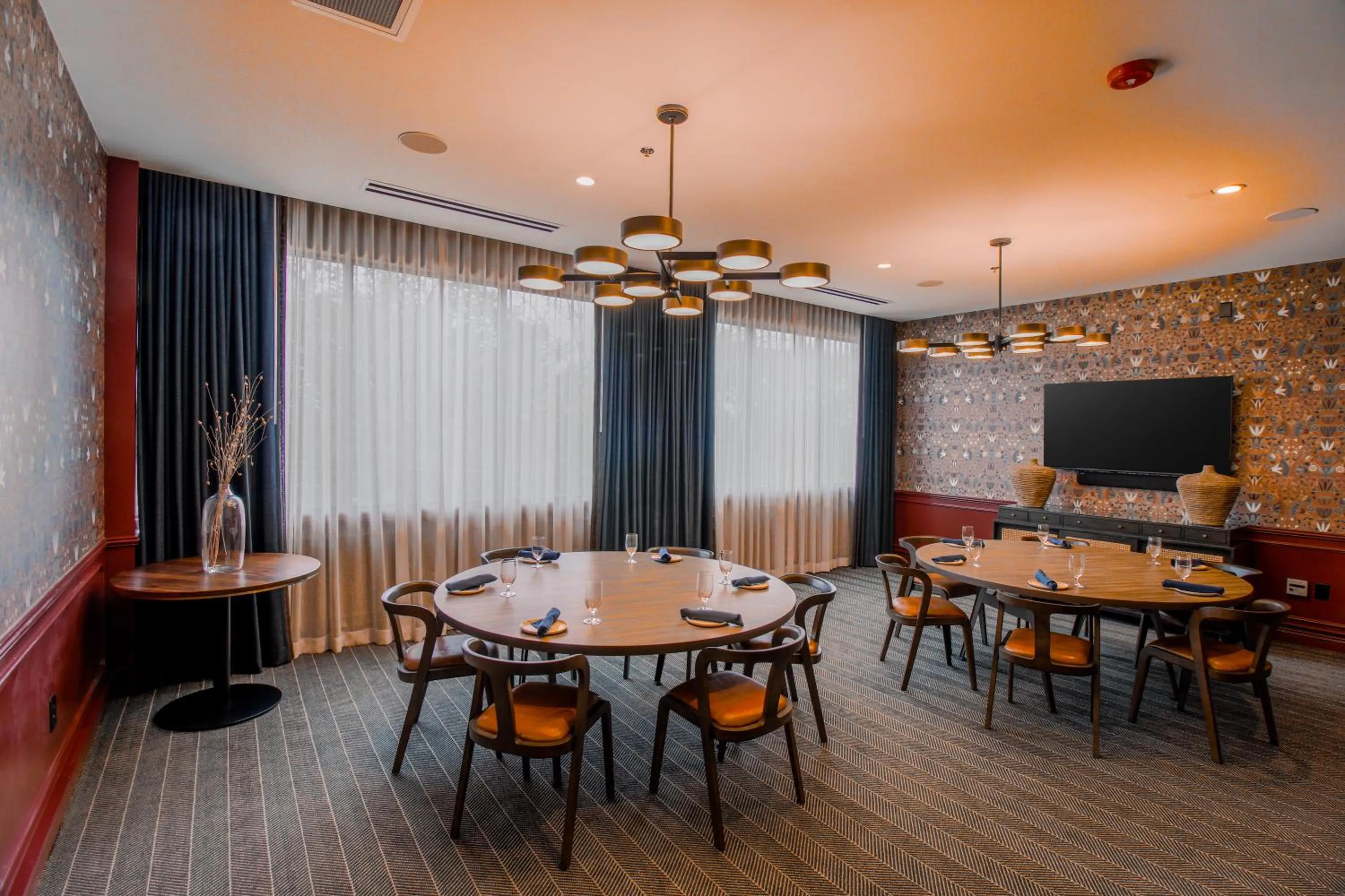 Restaurant/places to eat in Doubletree By Hilton Clarksville Riverview