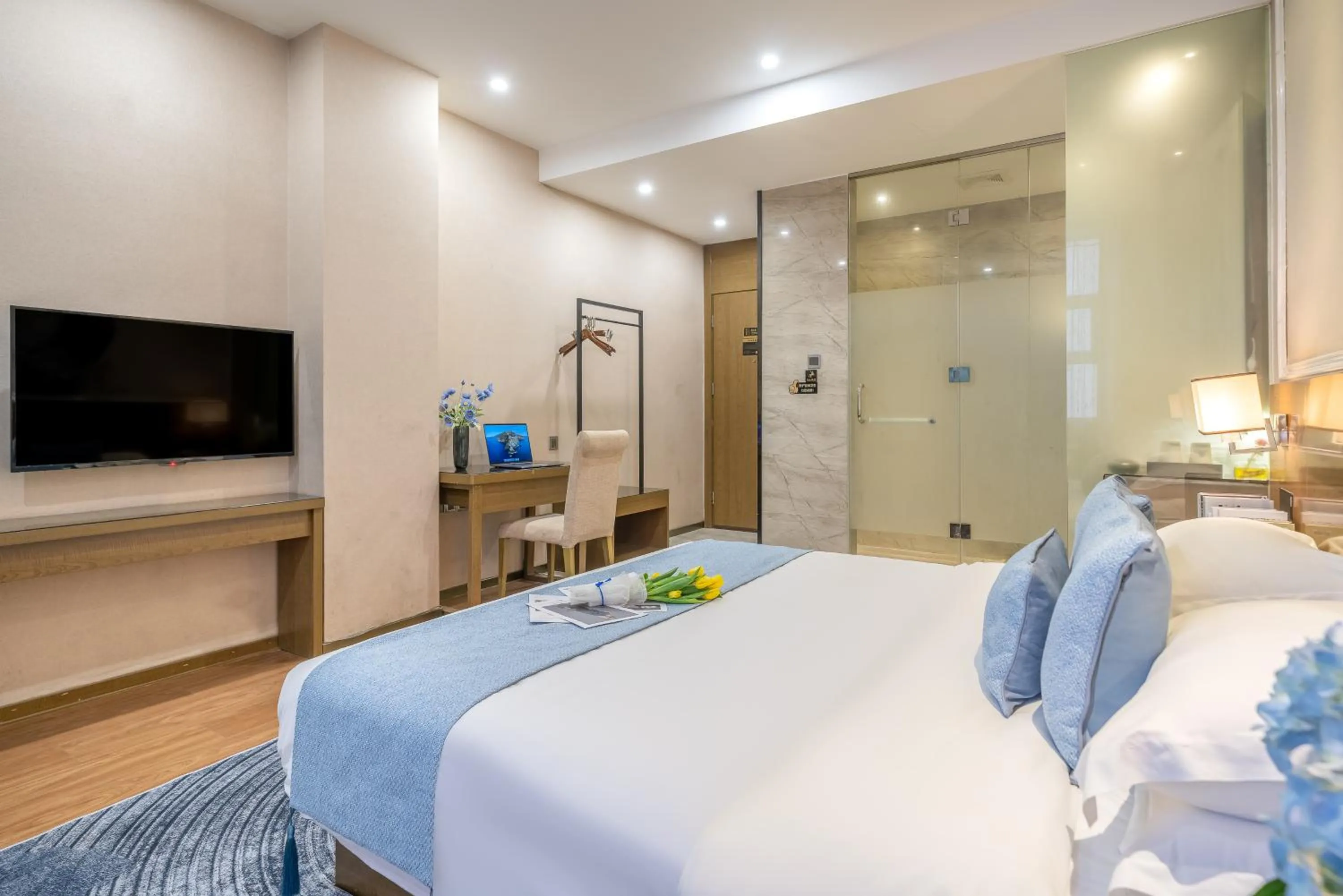 Bed in Zhongshan Bafei Hotel