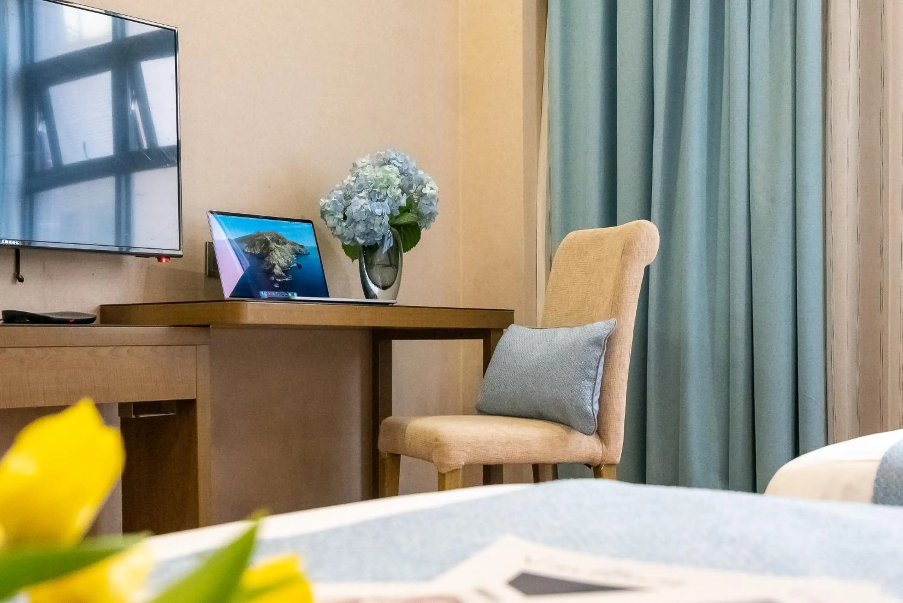 Bed in Zhongshan Bafei Hotel