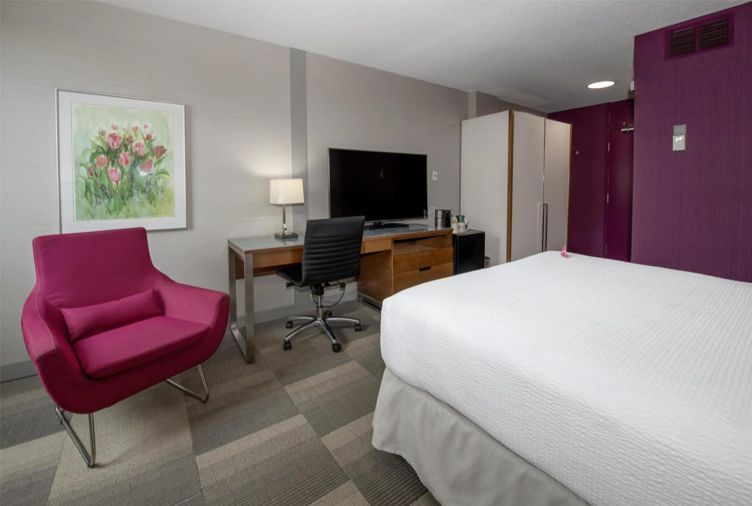 Bedroom, Bed in Coast Prince George Hotel by APA