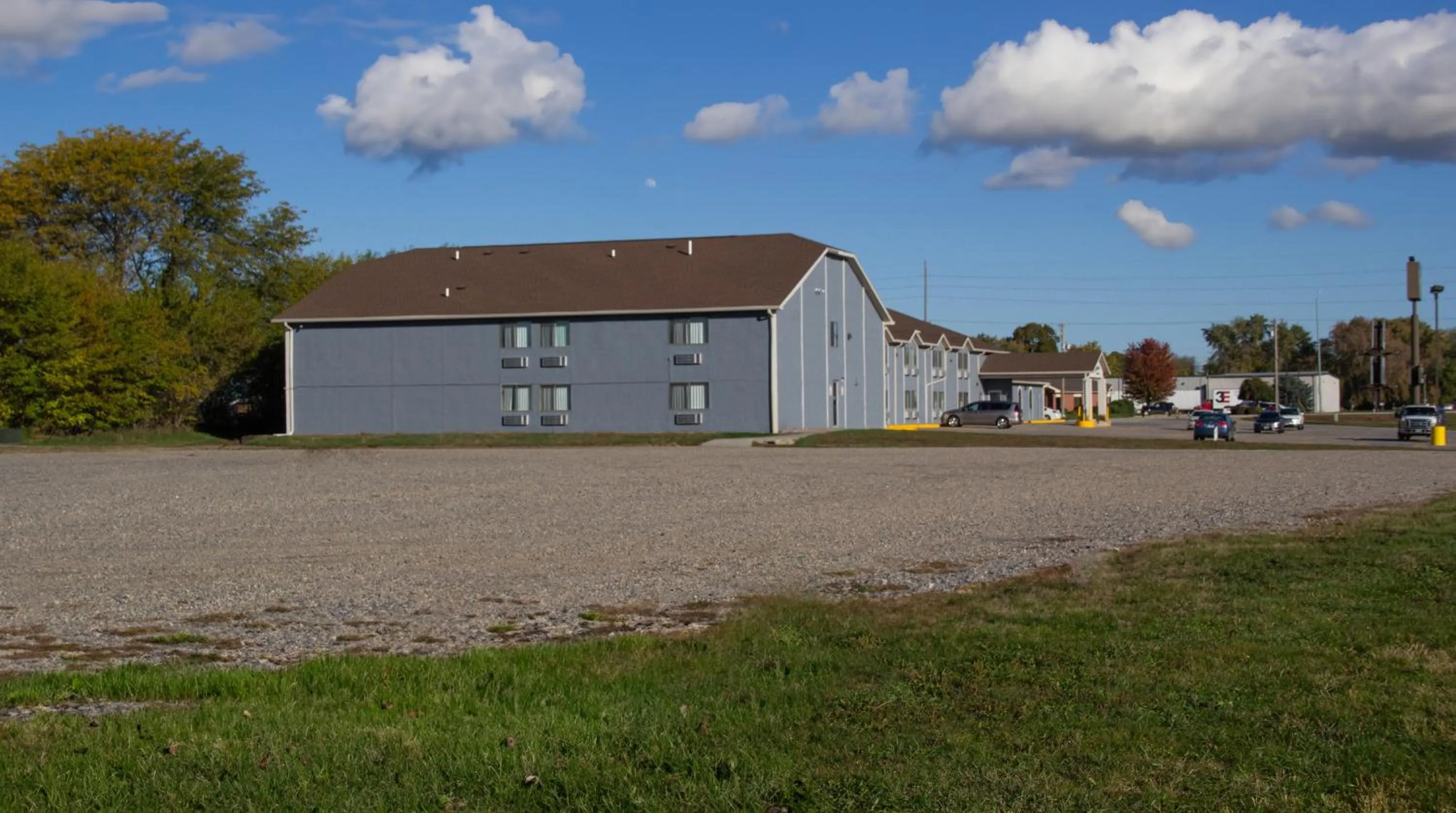 Parking in New Victorian Inn & Suites-Norfolk