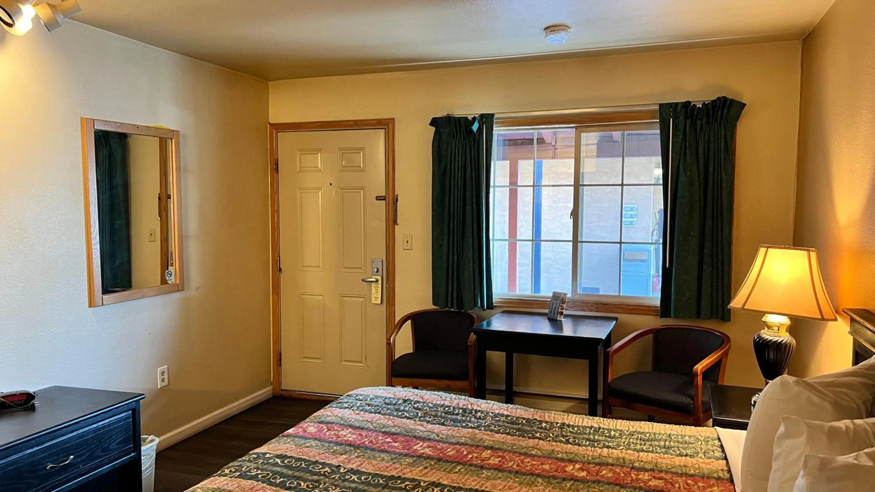 Bed in Black Canyon Motel