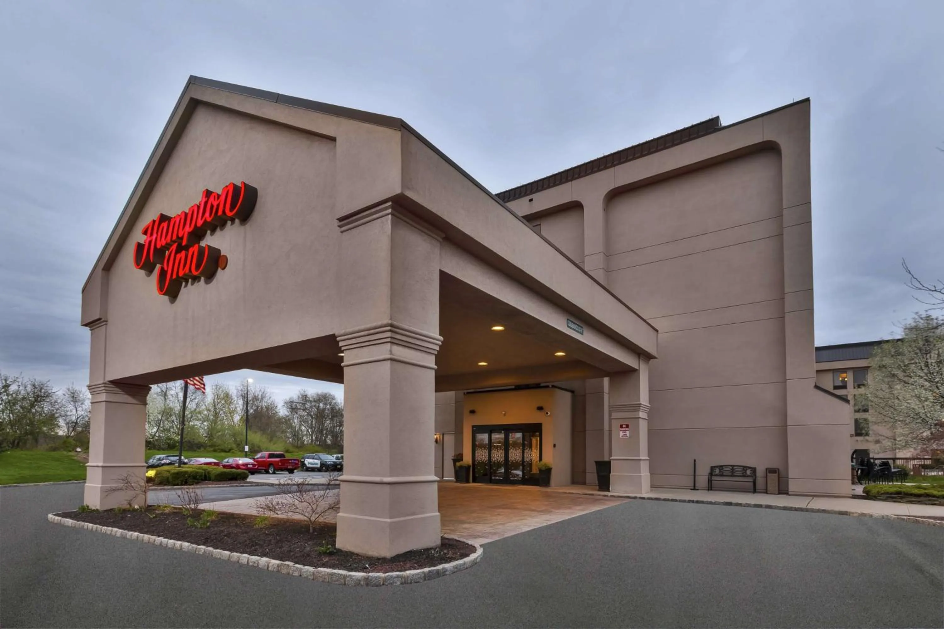 Property building in Hampton Inn Clinton