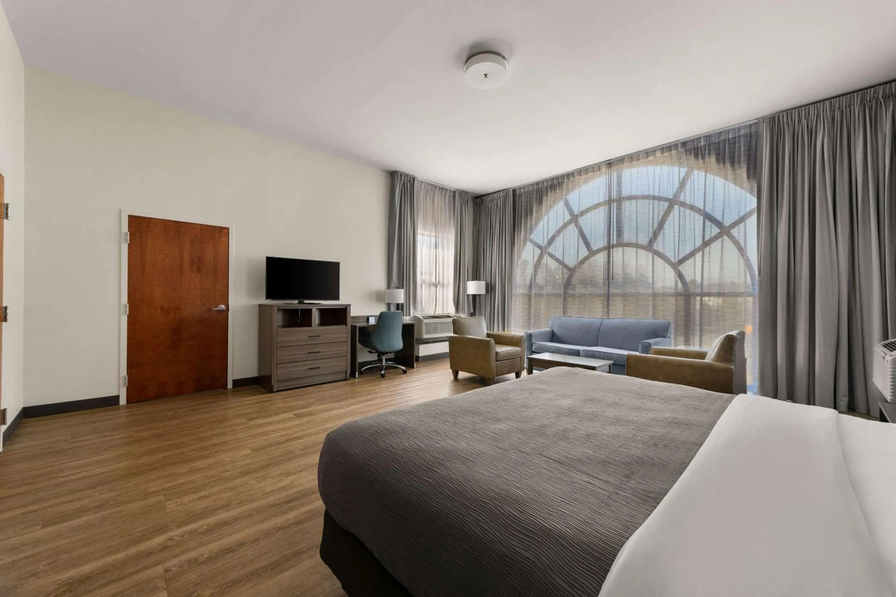 Bedroom, Bed in Quality Inn & Suites Matthews - Charlotte