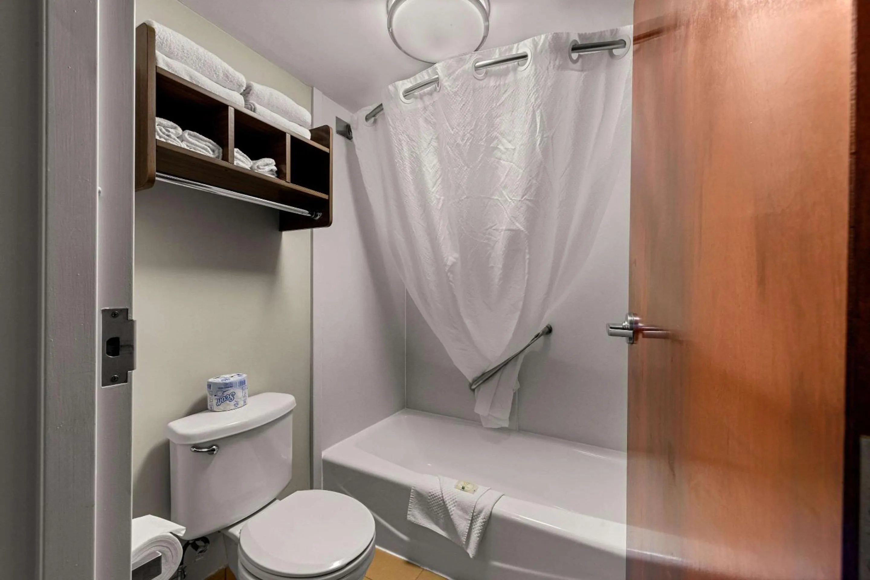 Bedroom in Quality Inn & Suites Matthews - Charlotte