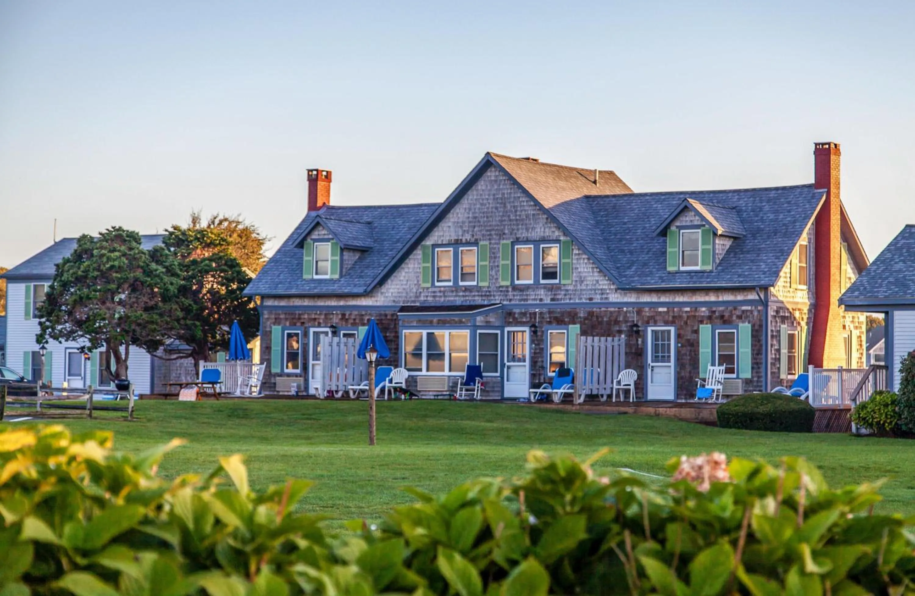 Property building in Green Harbor Resort