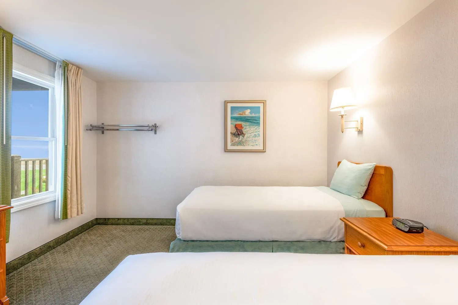 Photo of the whole room, Bed in Green Harbor Resort