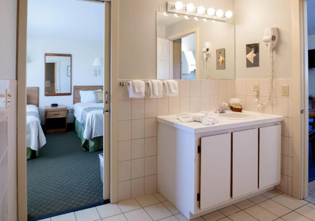 Bathroom in Green Harbor Resort