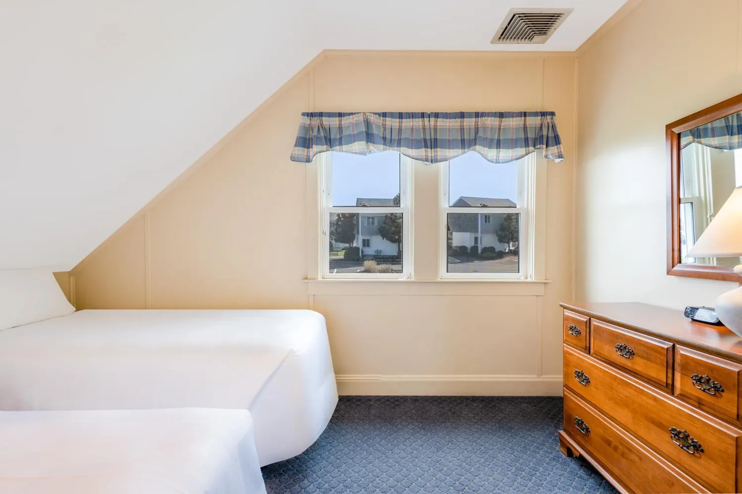 Bedroom, Bed in Green Harbor Resort