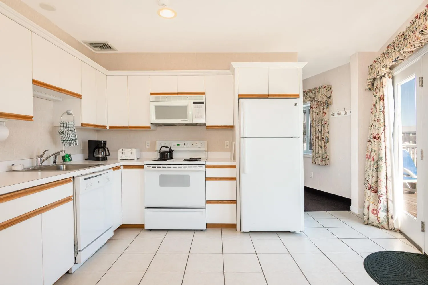 Kitchen or kitchenette in Green Harbor Resort