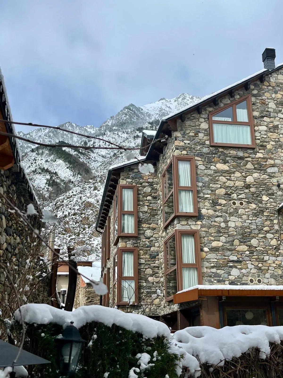 Property building in Hotel Boutique La Neu