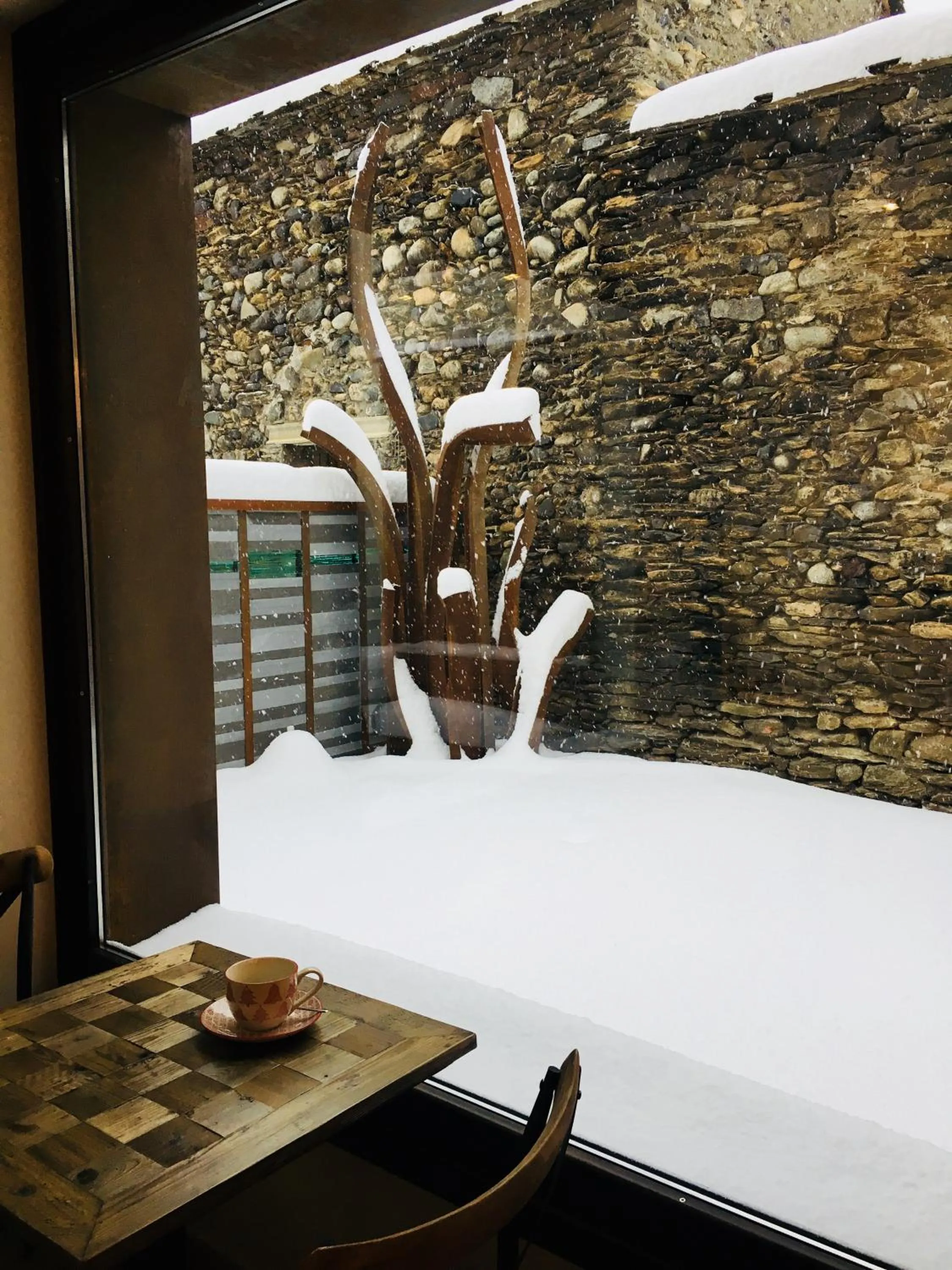 Restaurant/places to eat in Hotel Boutique La Neu