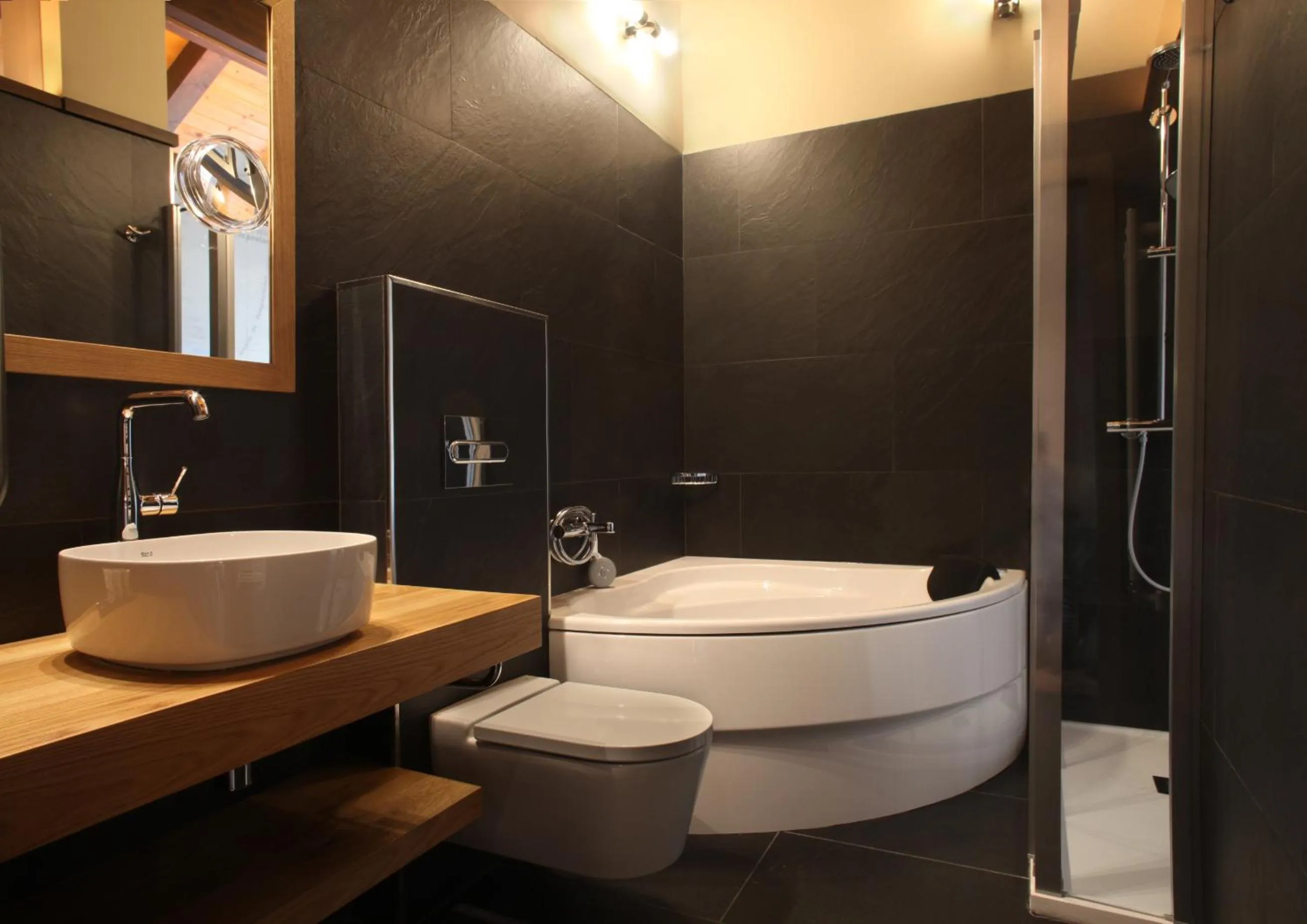 Shower in Hotel Boutique La Neu