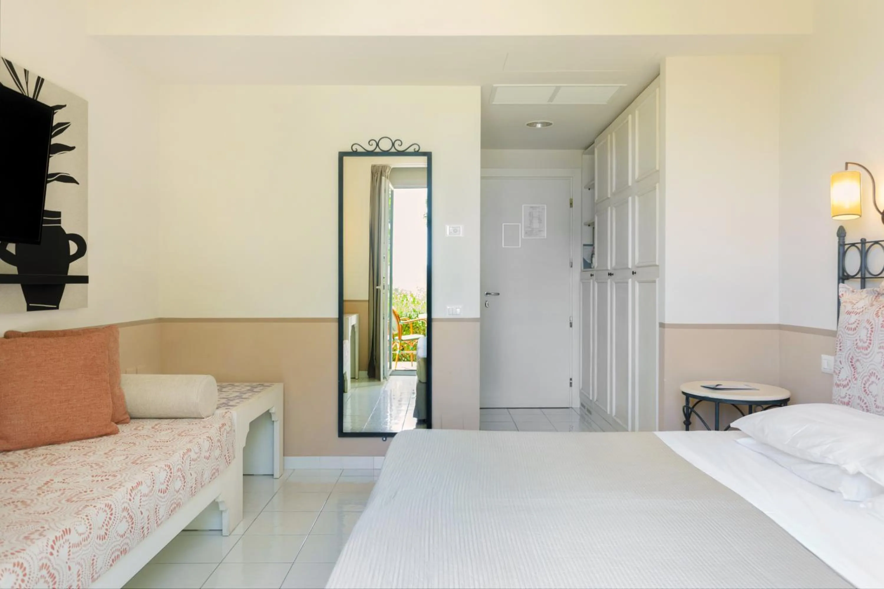 Bedroom, Bed in Costanza Charme Club