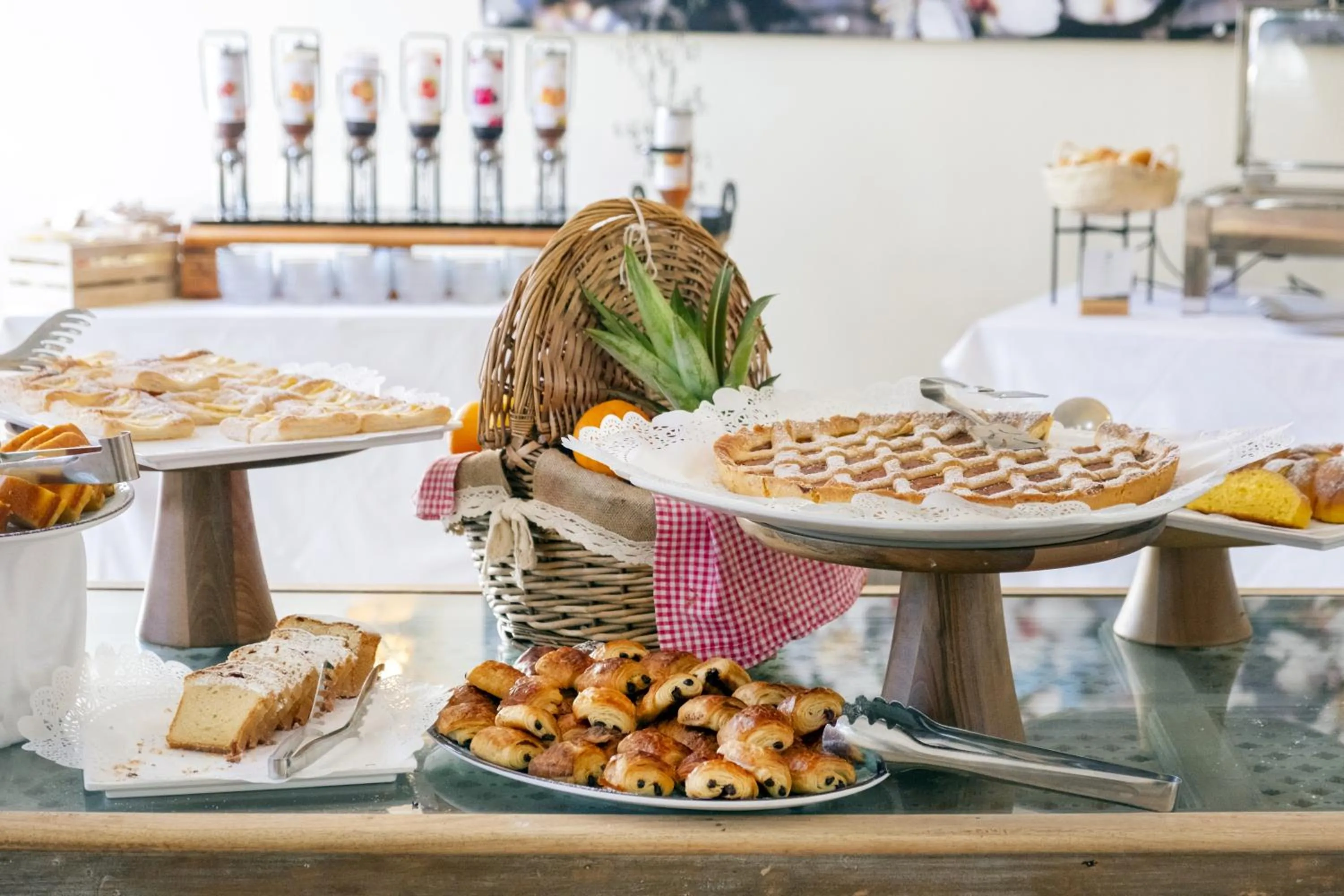 Breakfast, Food in Costanza Charme Club