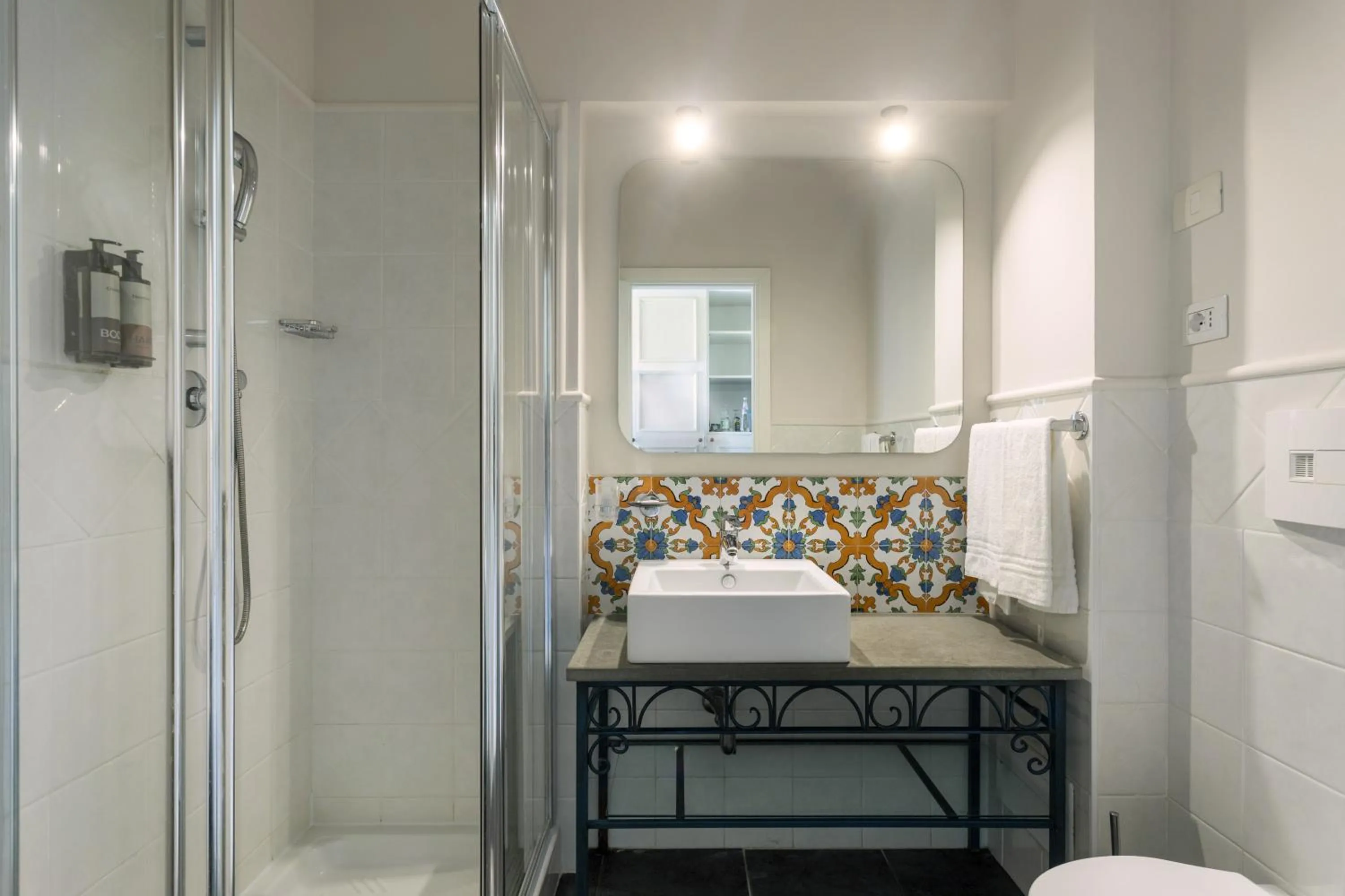 Bathroom in Costanza Charme Club