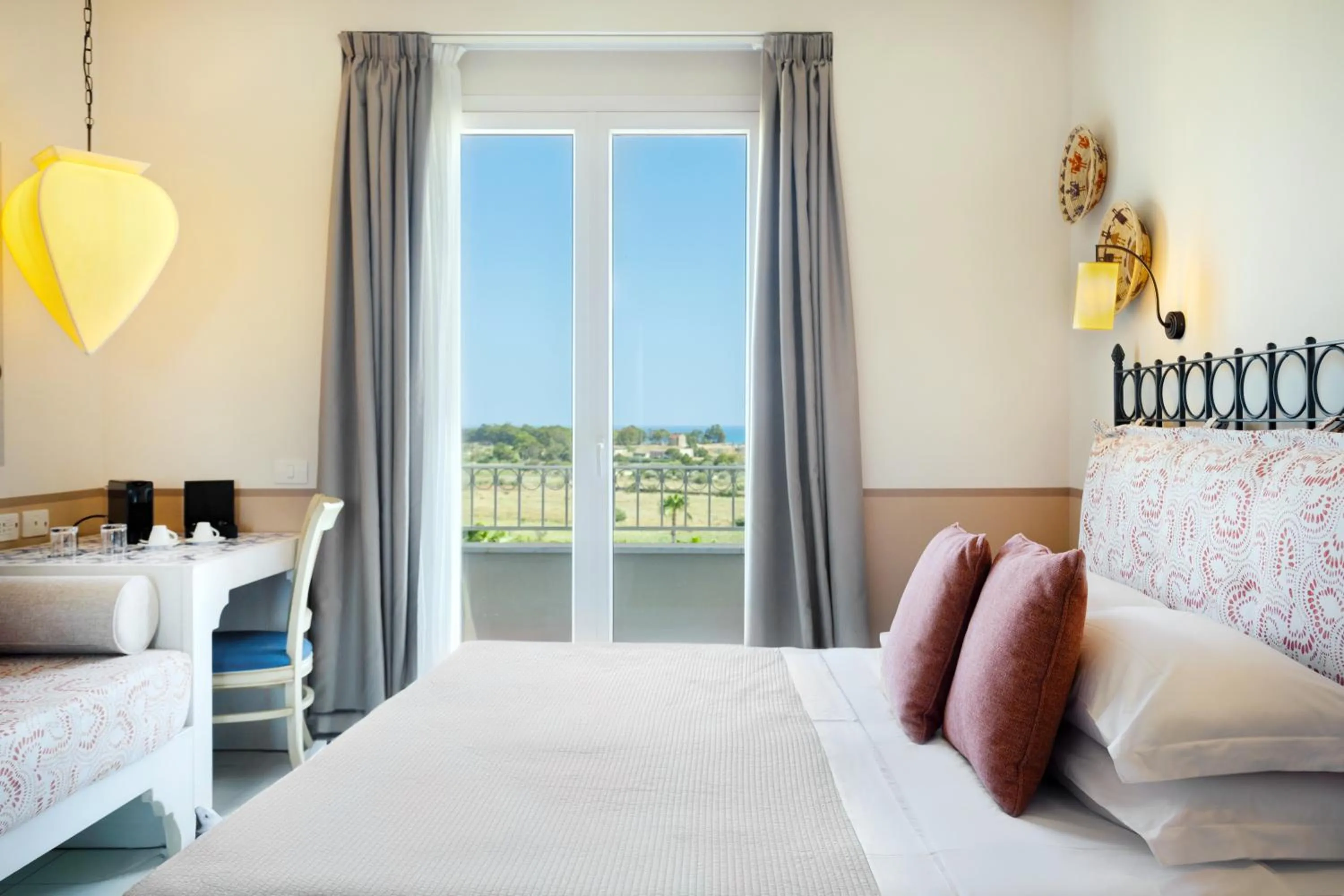 Bedroom, Bed in Costanza Charme Club