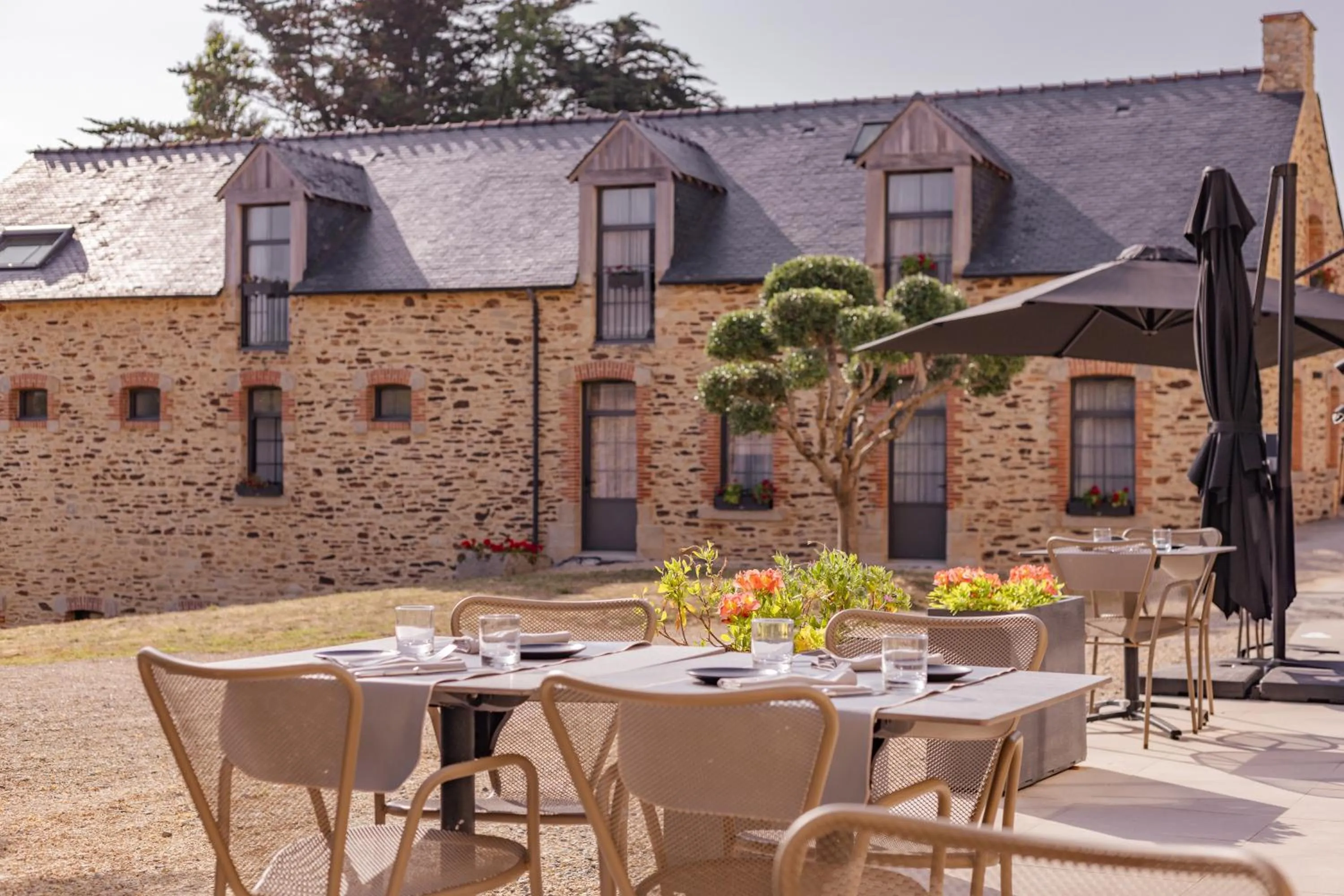 Patio in Le Manoir de Kerbot