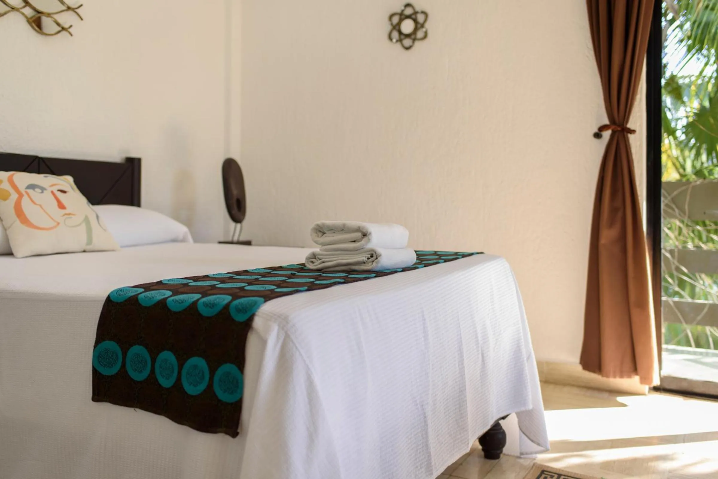 Bed in Hotel Villas Tiburon Adults Only