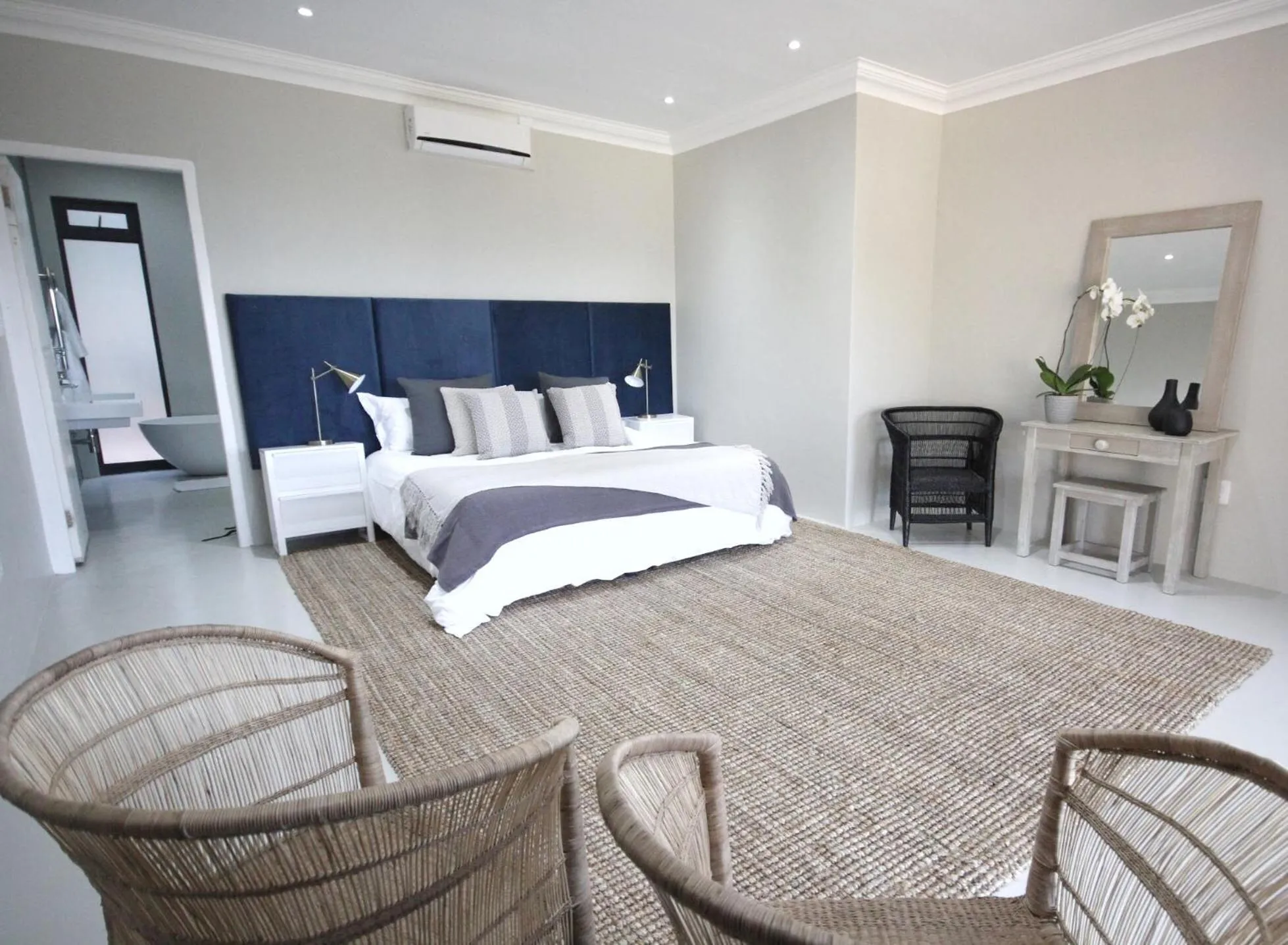 Photo of the whole room, Bed in Curry's Post Bed & Breakfast