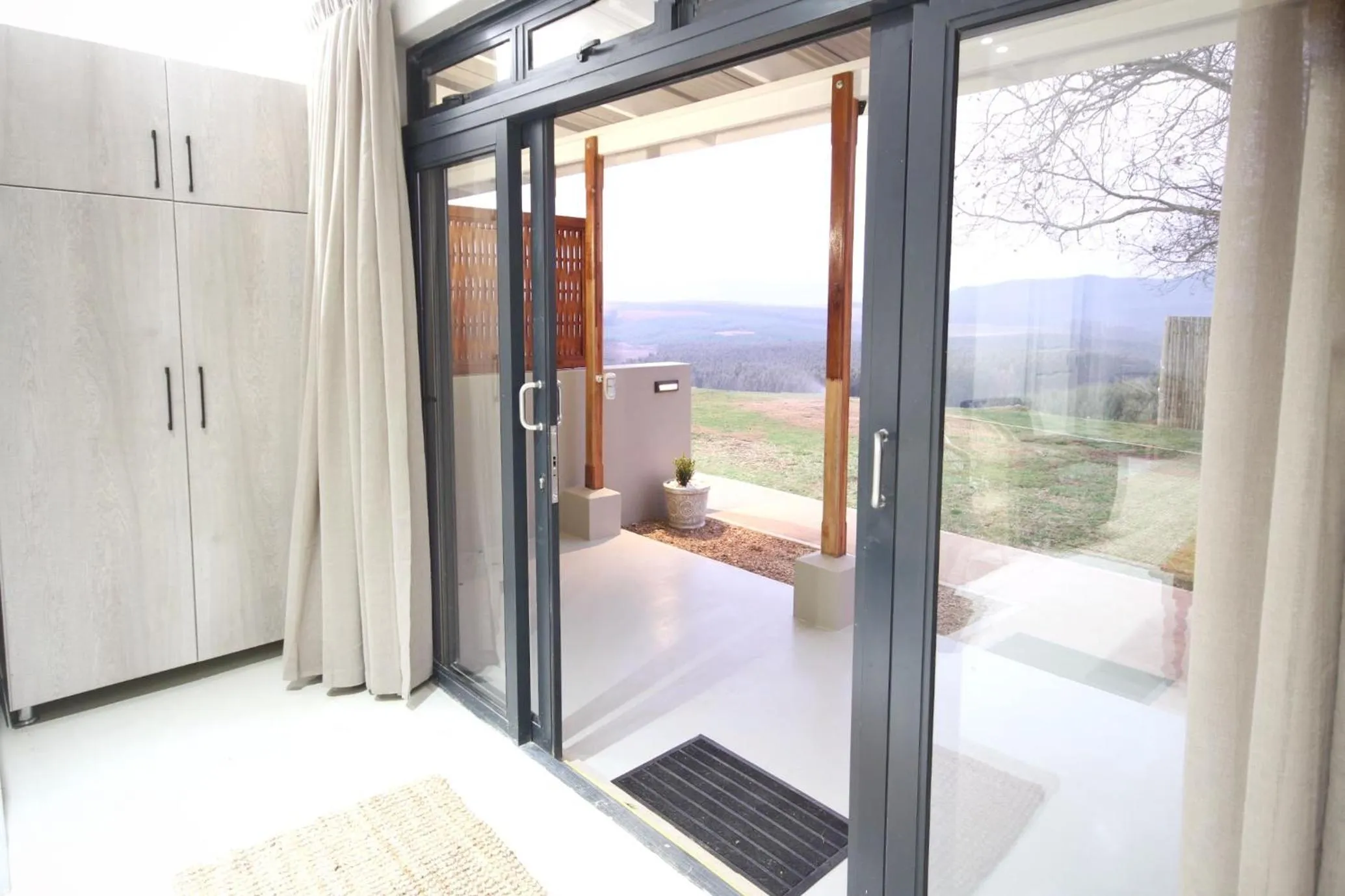 Mountain view in Curry's Post Bed & Breakfast