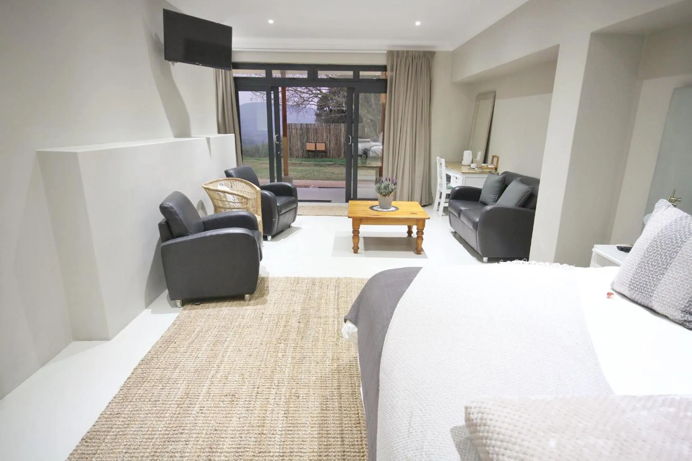 Photo of the whole room, Bed in Curry's Post Bed & Breakfast