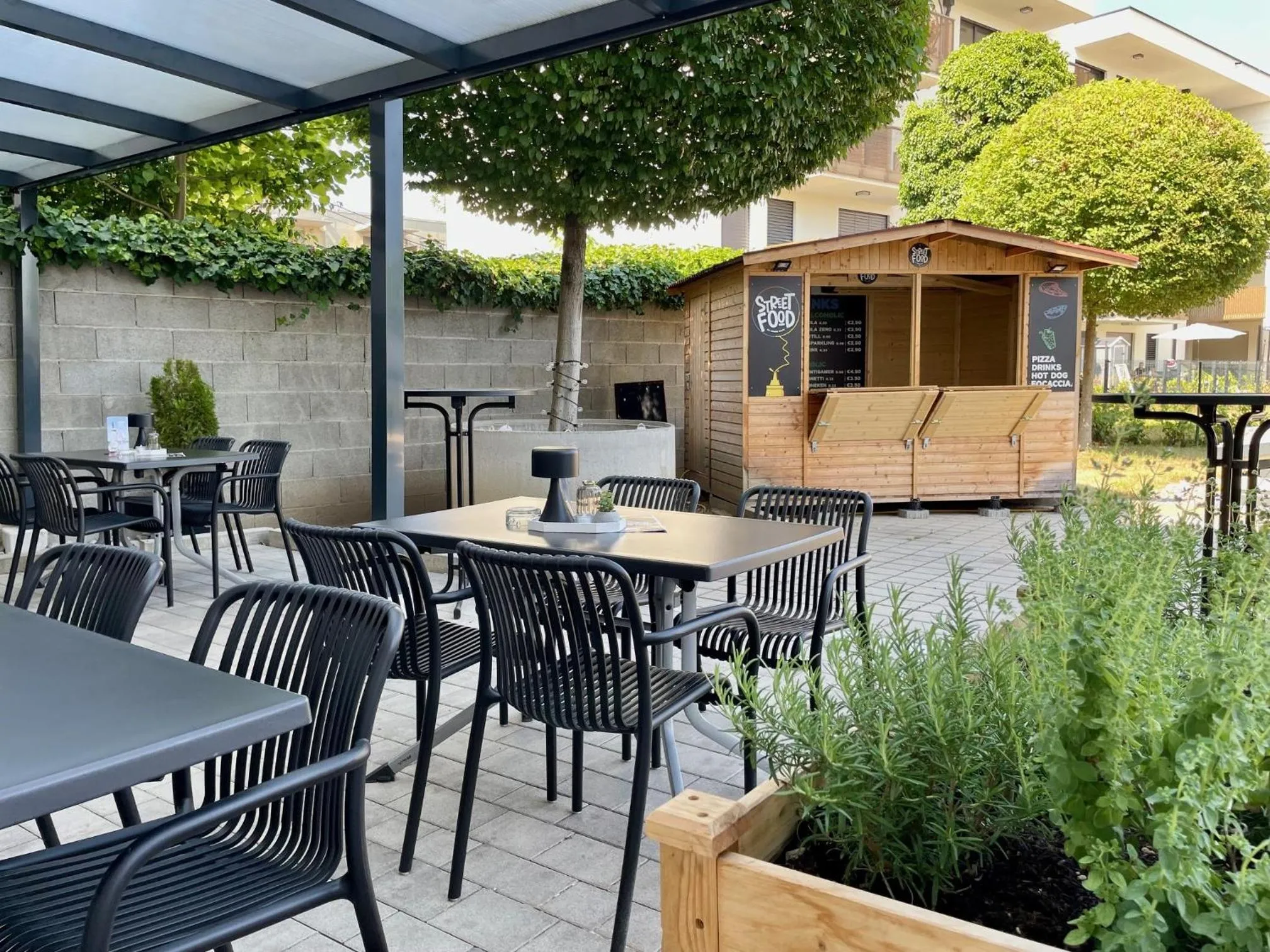 Restaurant/places to eat in SHOME Hotel Graz I Self-Check-In I Free Parking