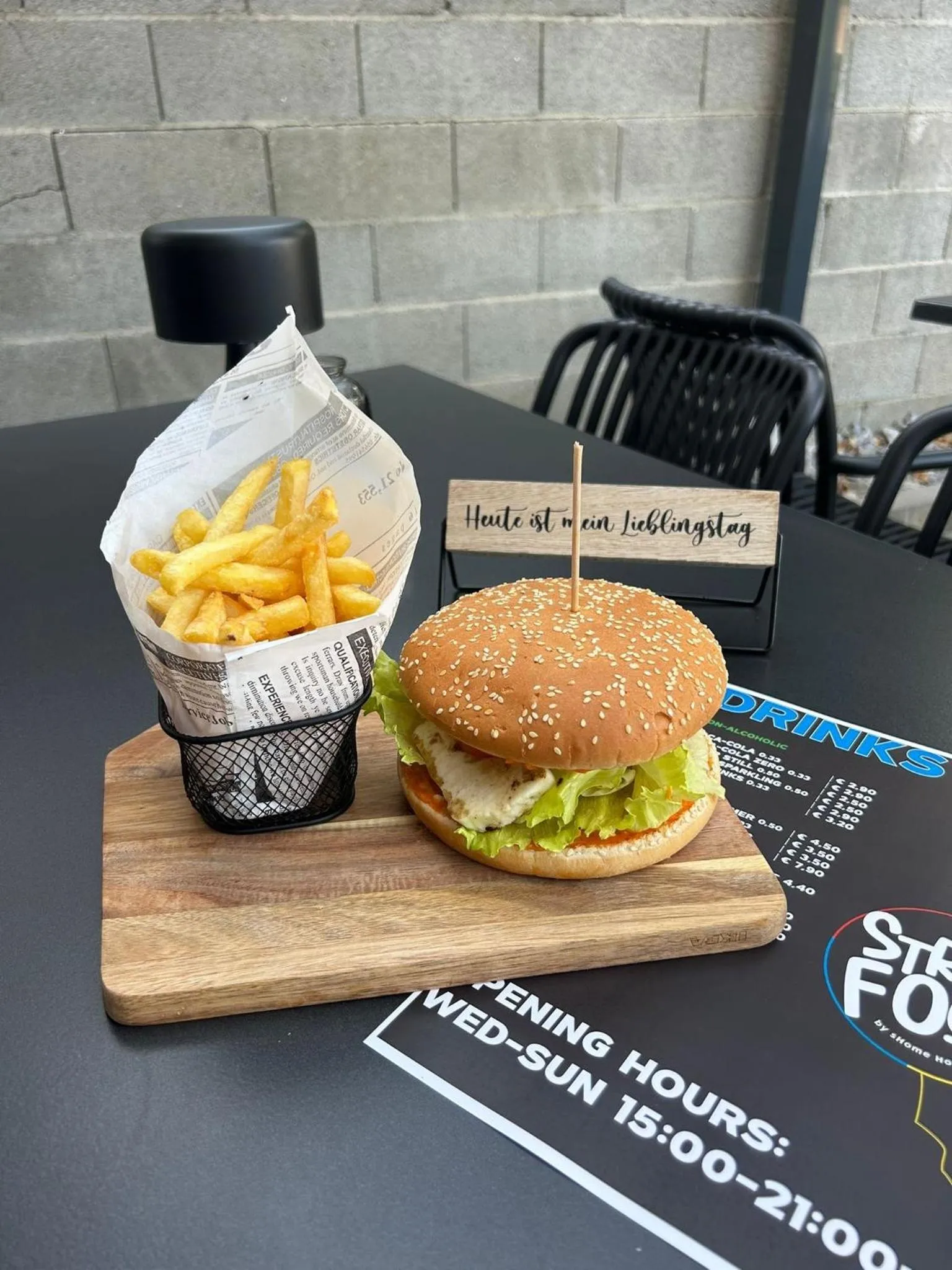 Restaurant/places to eat in SHOME Hotel Graz I Self-Check-In I Free Parking