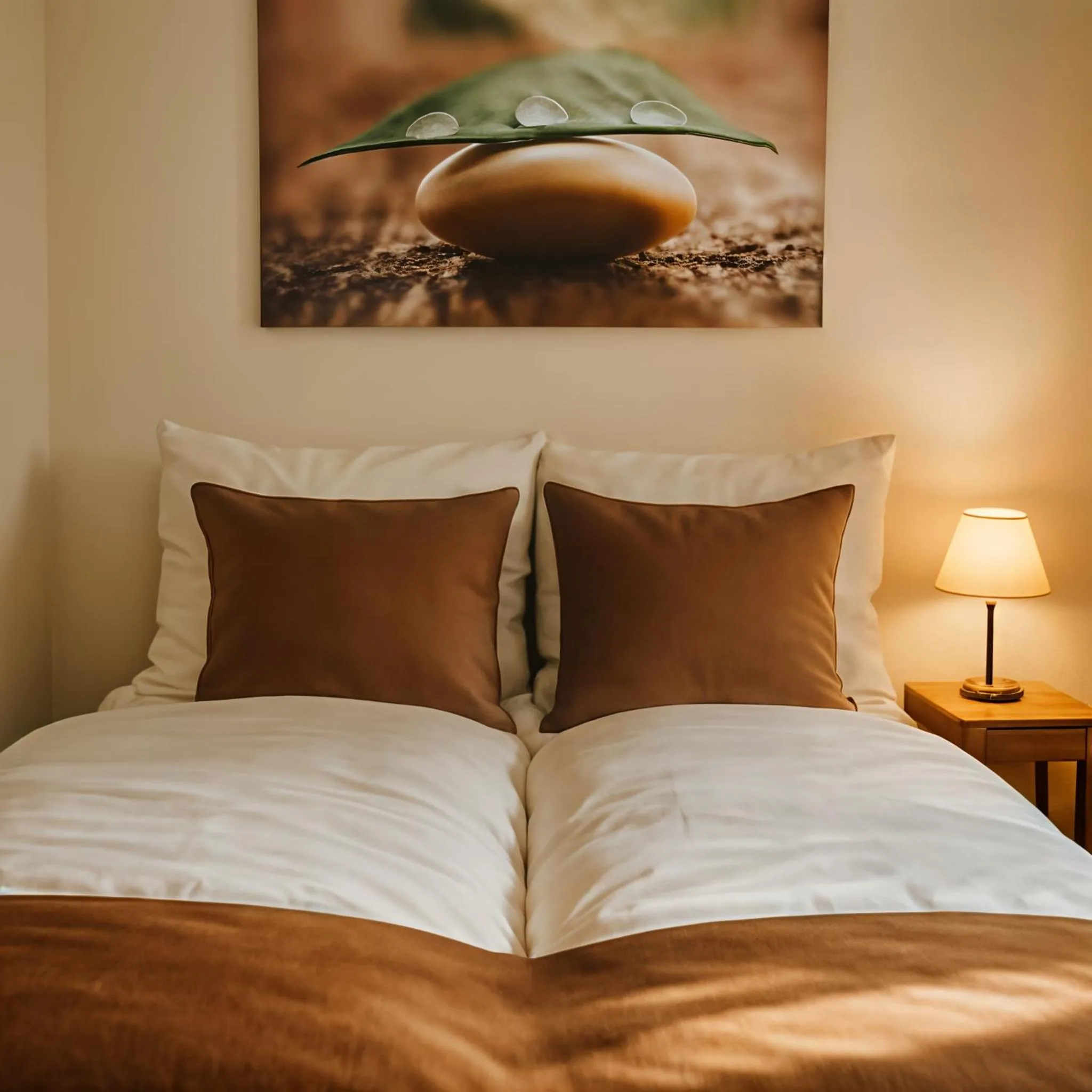 Photo of the whole room, Bed in SHOME Hotel Graz I Self-Check-In I Free Parking