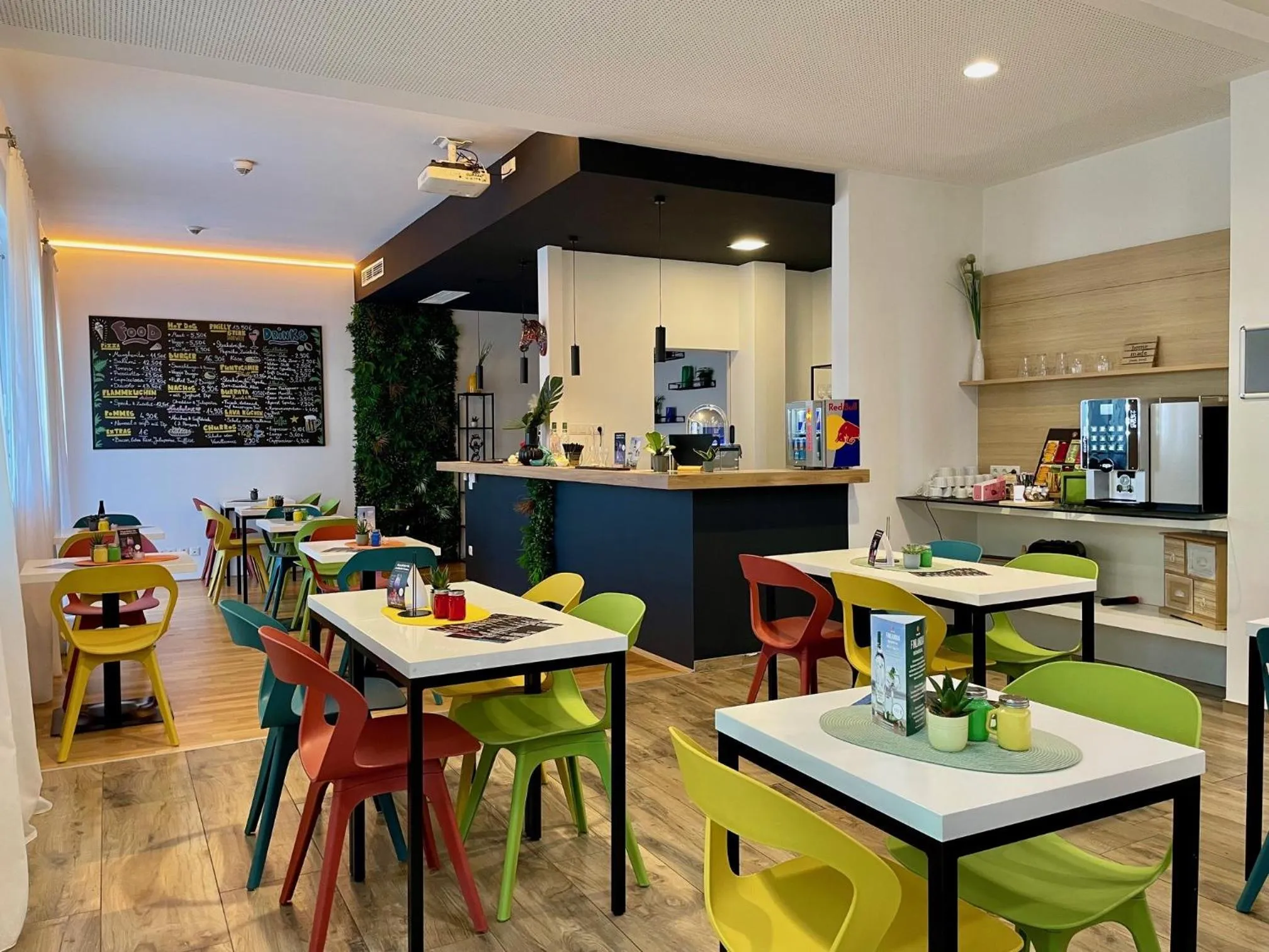 Restaurant/places to eat in SHOME Hotel Graz I Self-Check-In I Free Parking