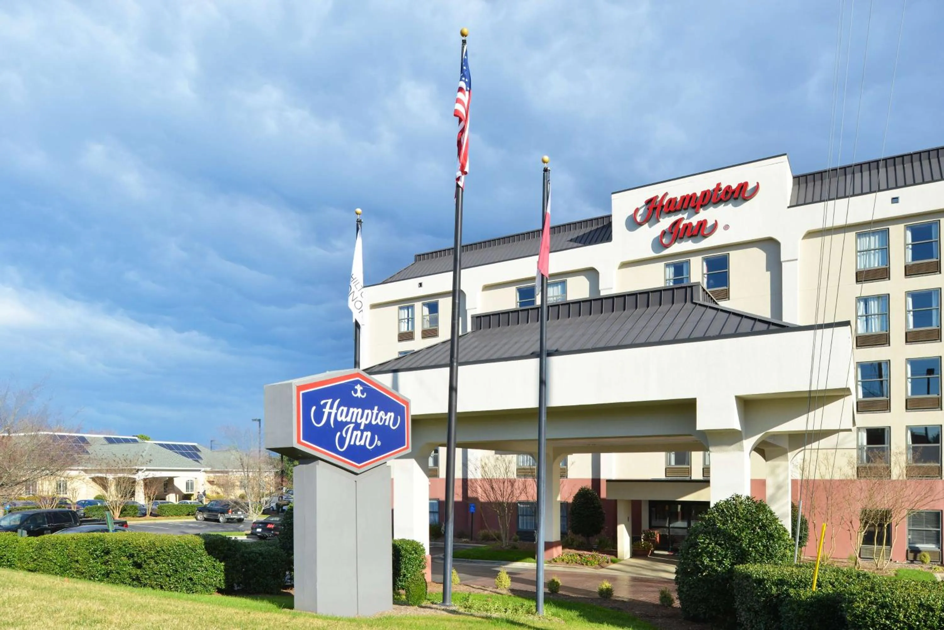 Property building in Hampton Inn Henderson