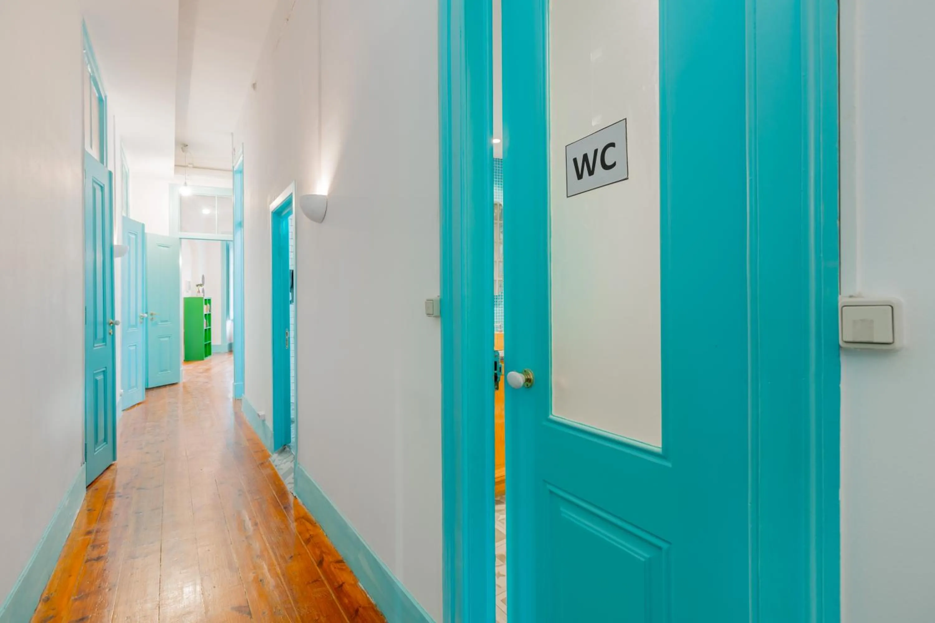 Facade/entrance in C&O Guest House Lisbon