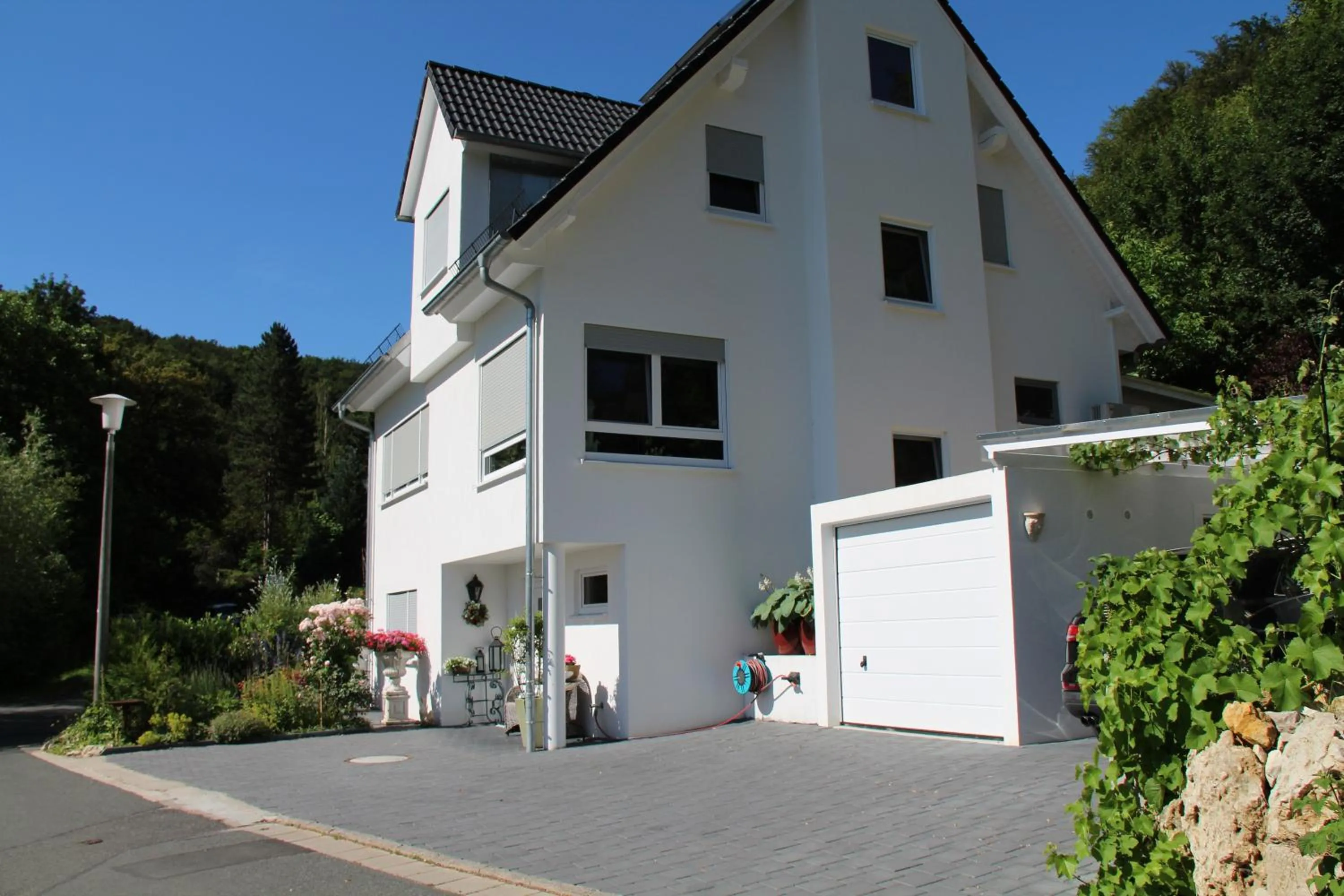 Property building in B&B Arlesbrunnen