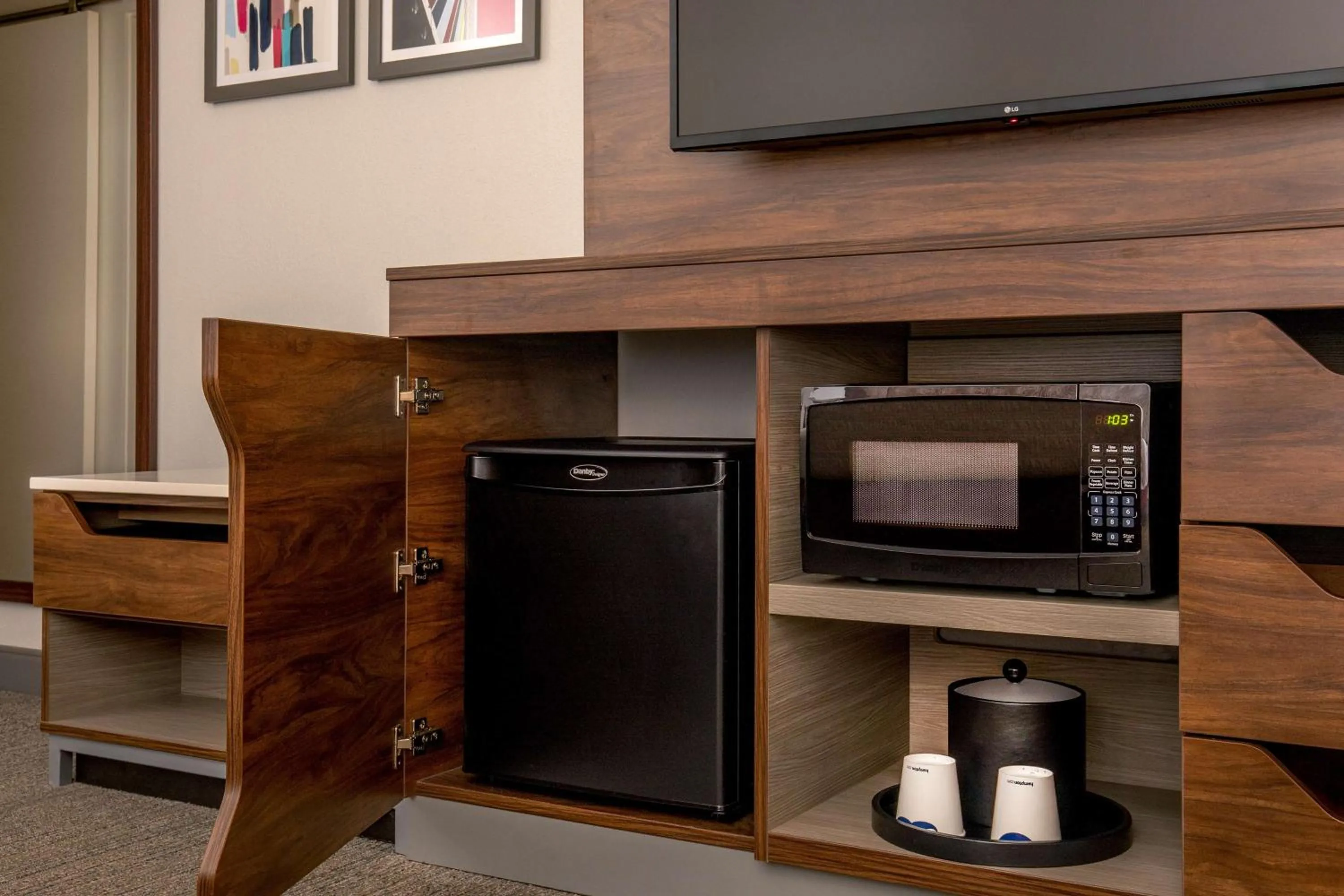 Photo of the whole room in Hampton Inn Rehoboth Beach