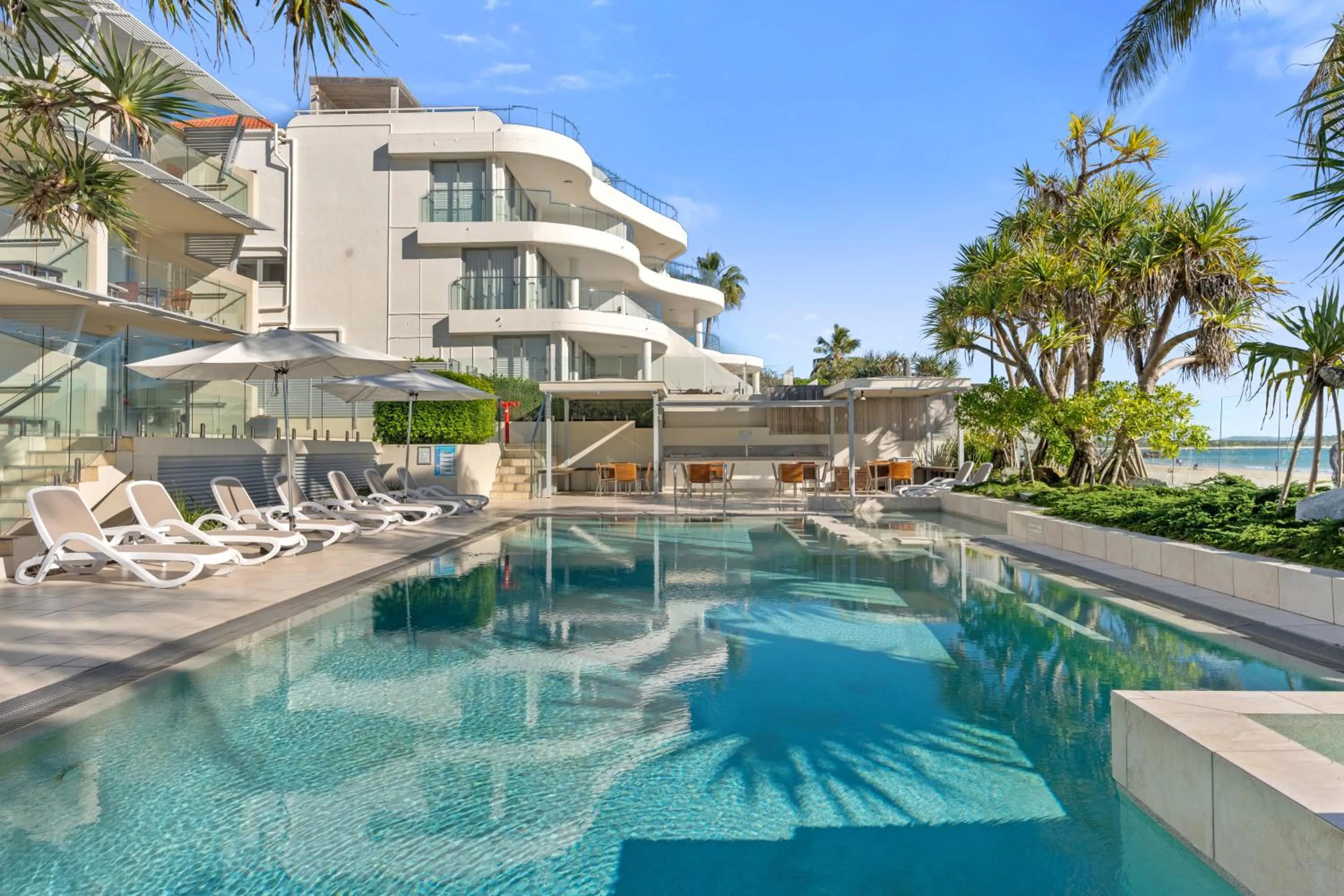 Property building in Fairshore Noosa