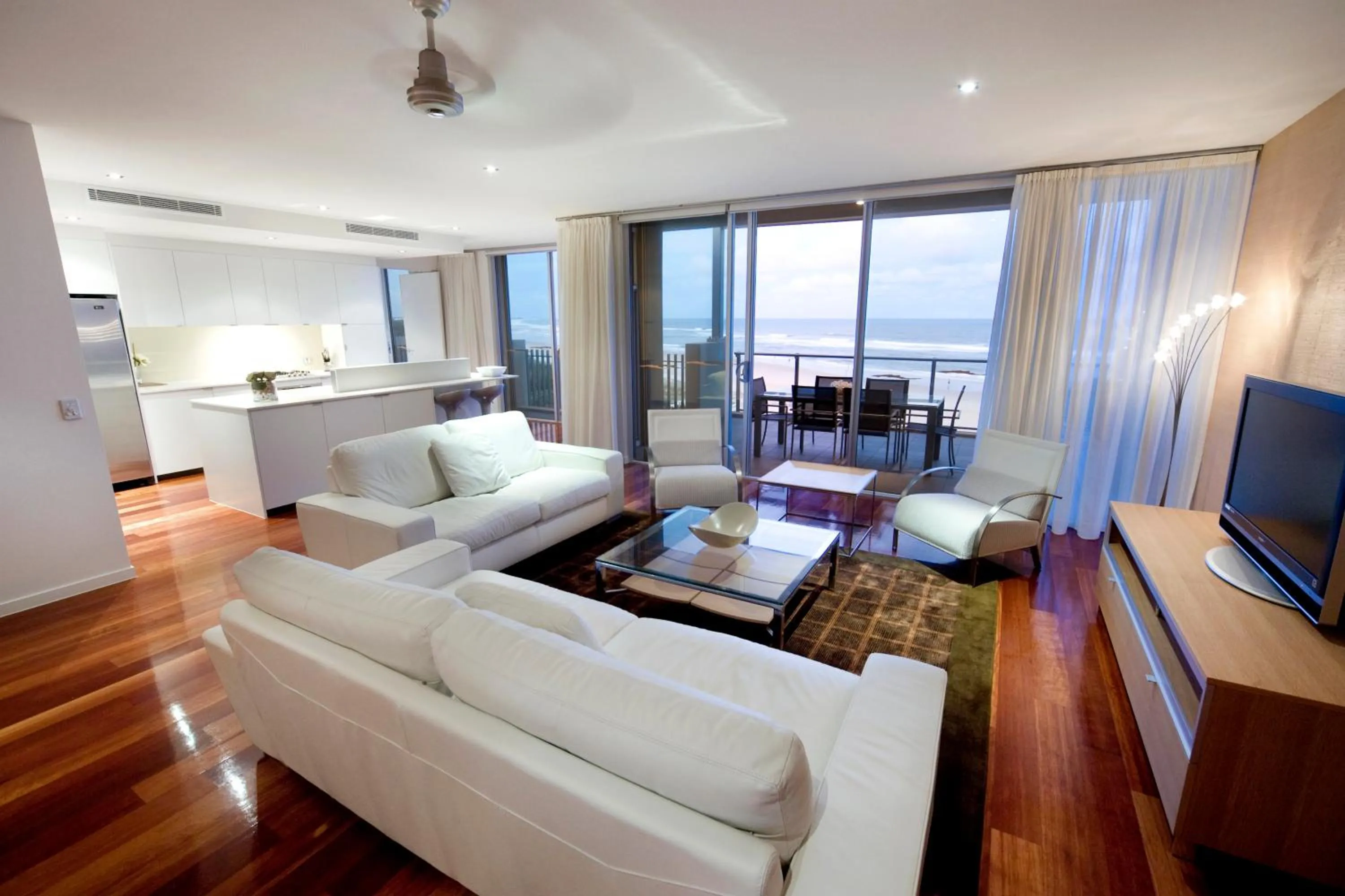 Living room, Bed in The Beach Cabarita