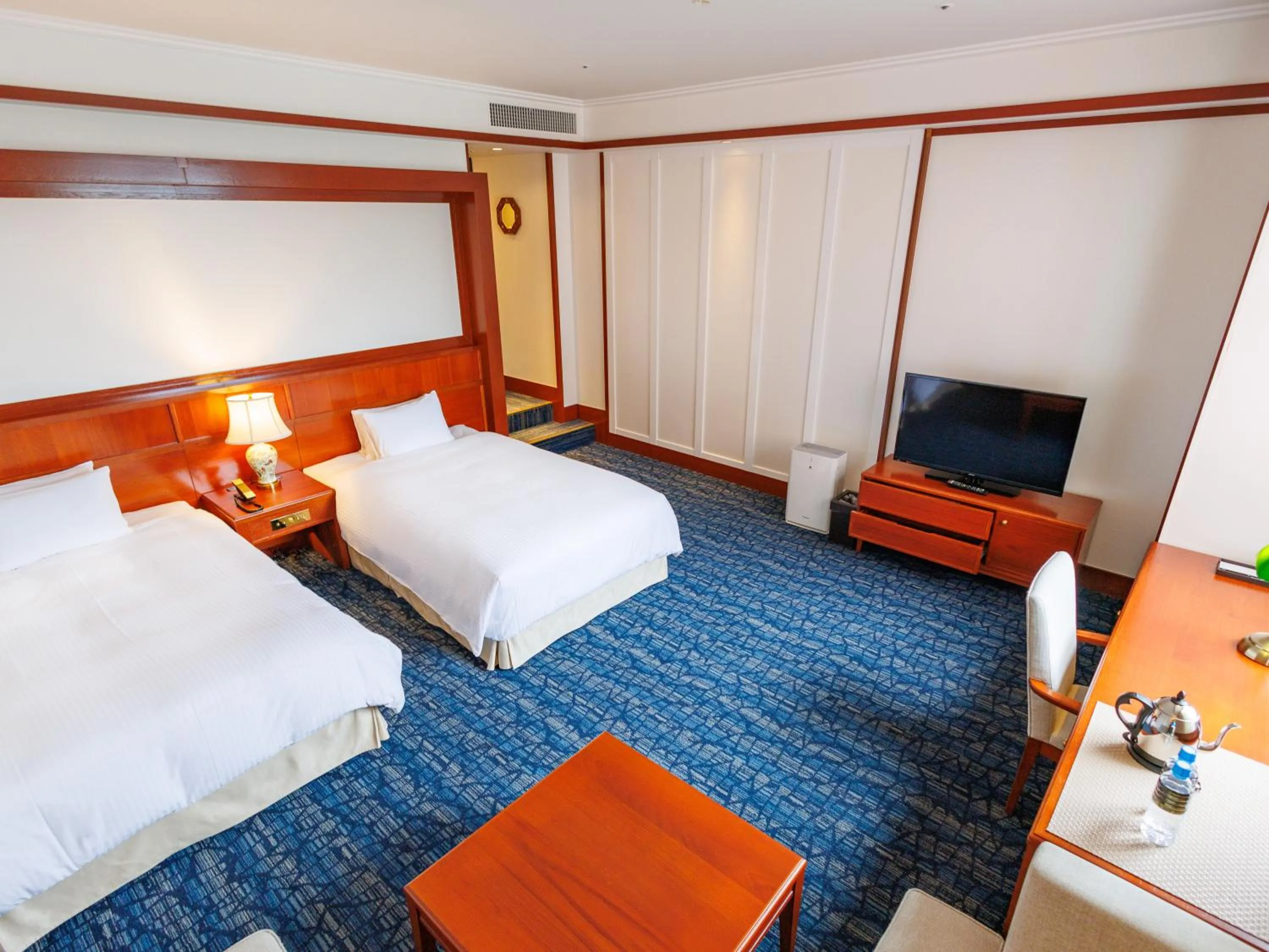 Photo of the whole room, Bed in Premier Hotel Mojiko