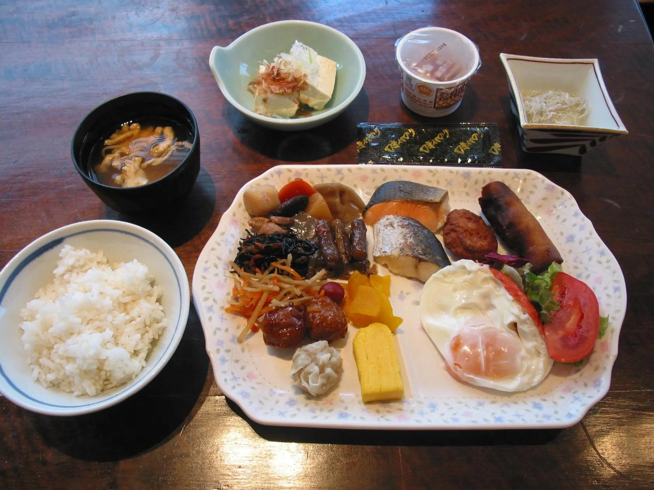 Buffet breakfast in Hotel Kizankan