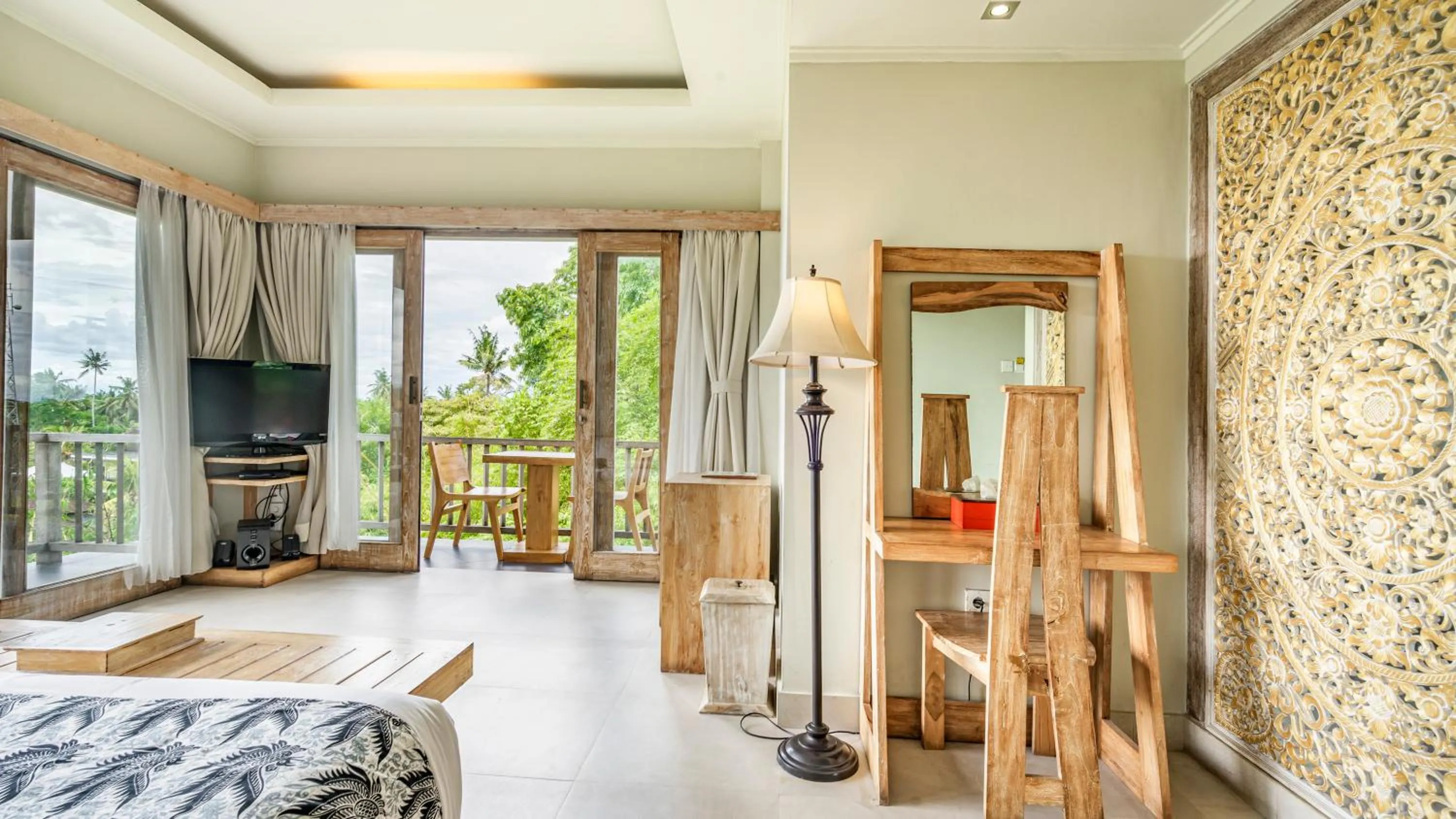 TV and multimedia, Bed in KajaNe Yangloni at Ubud Bali