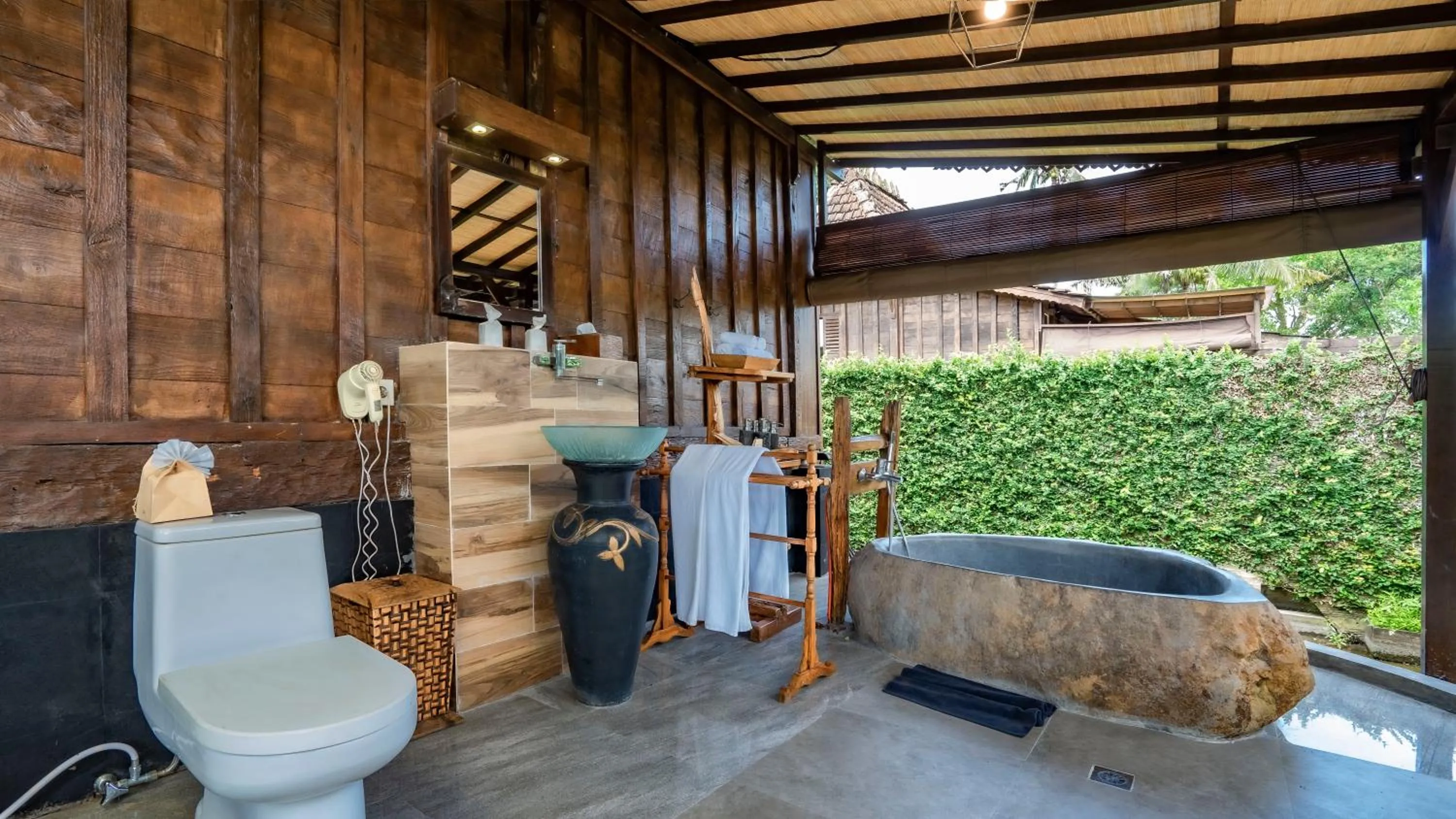 Toilet in KajaNe Yangloni at Ubud Bali