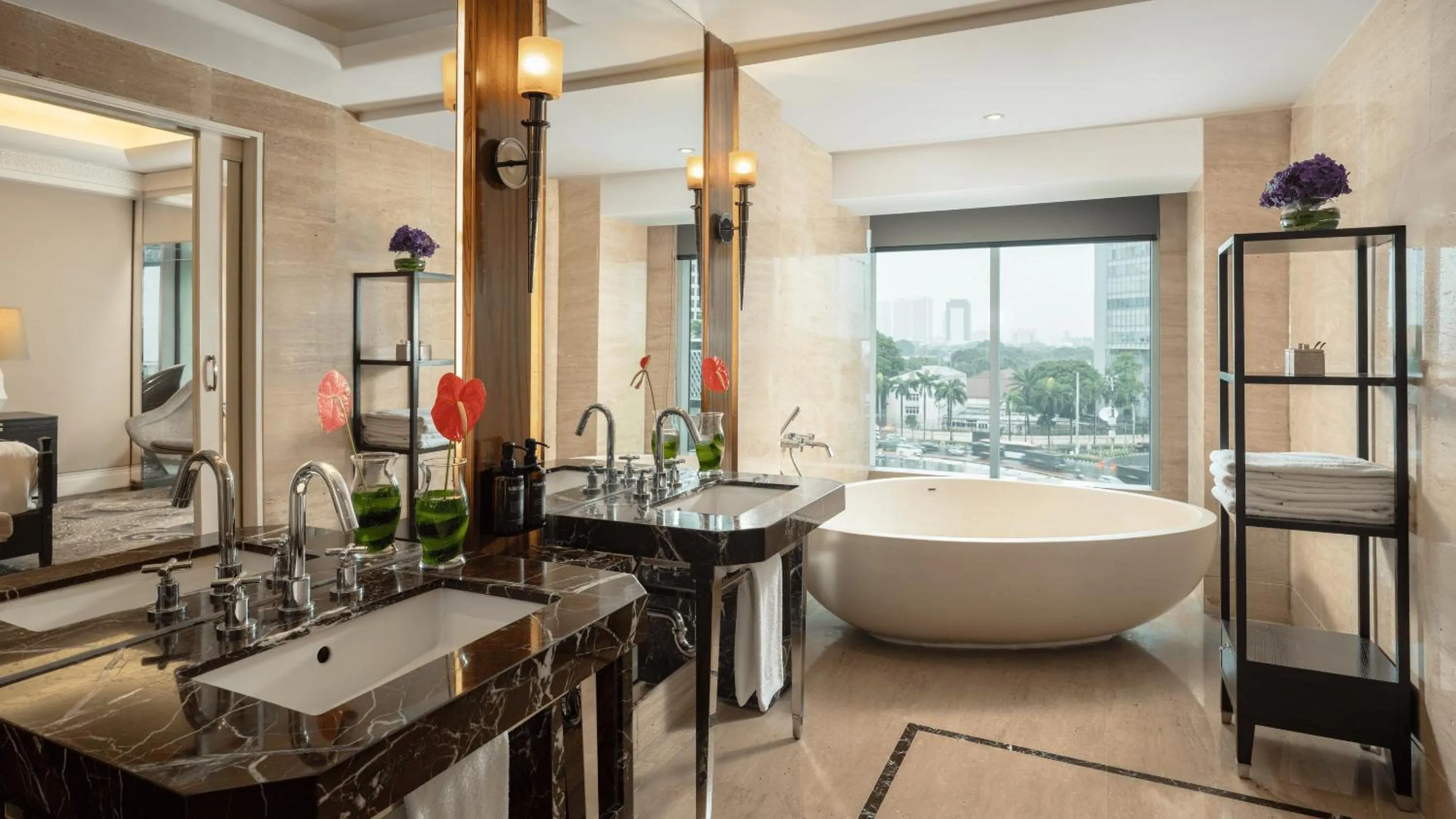 Grand deluxe Twin Bundaran HI View in Hotel Indonesia Kempinski Jakarta