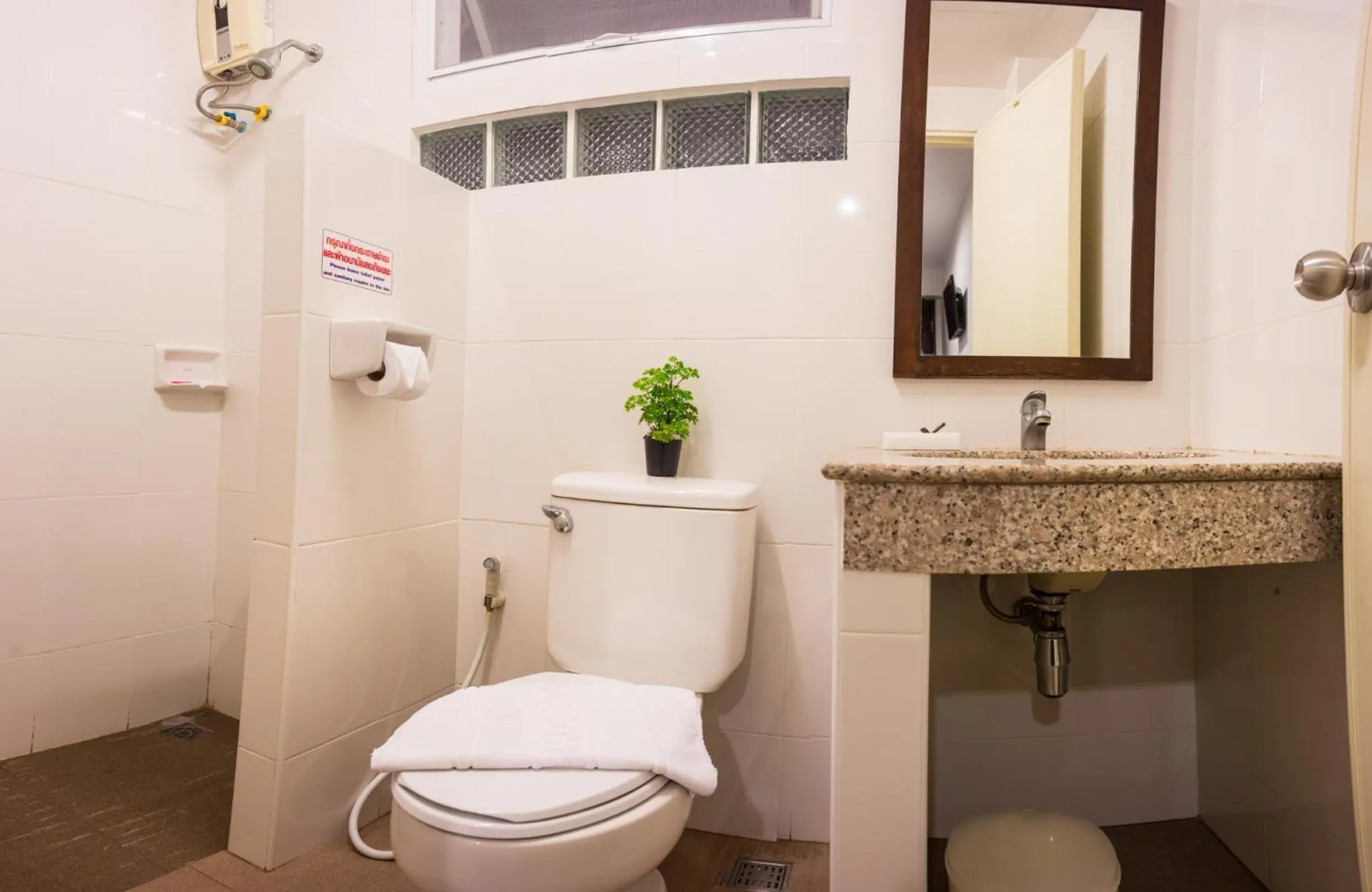 Bathroom in Sunshine Hostel