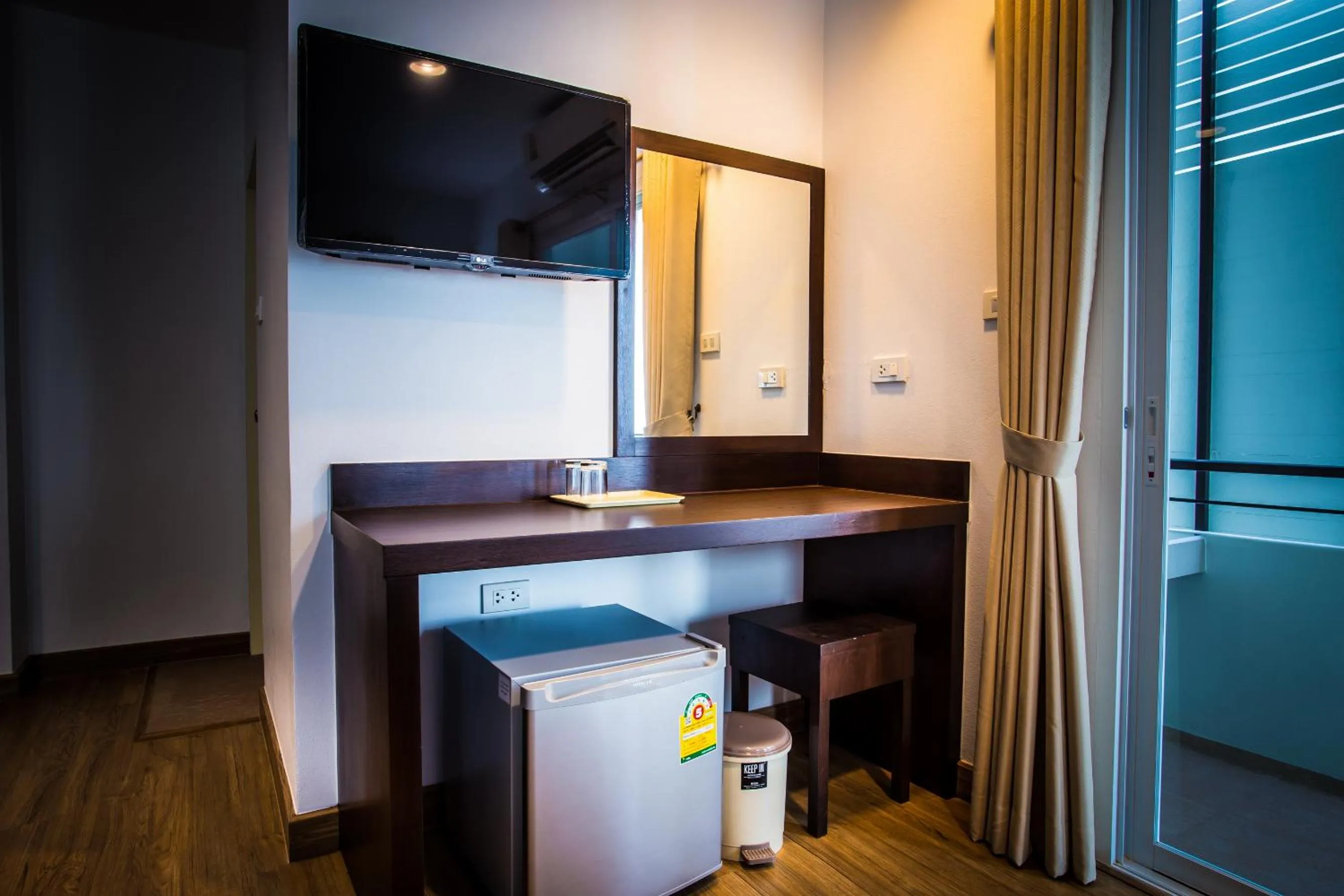 TV and multimedia in Sunshine Hostel