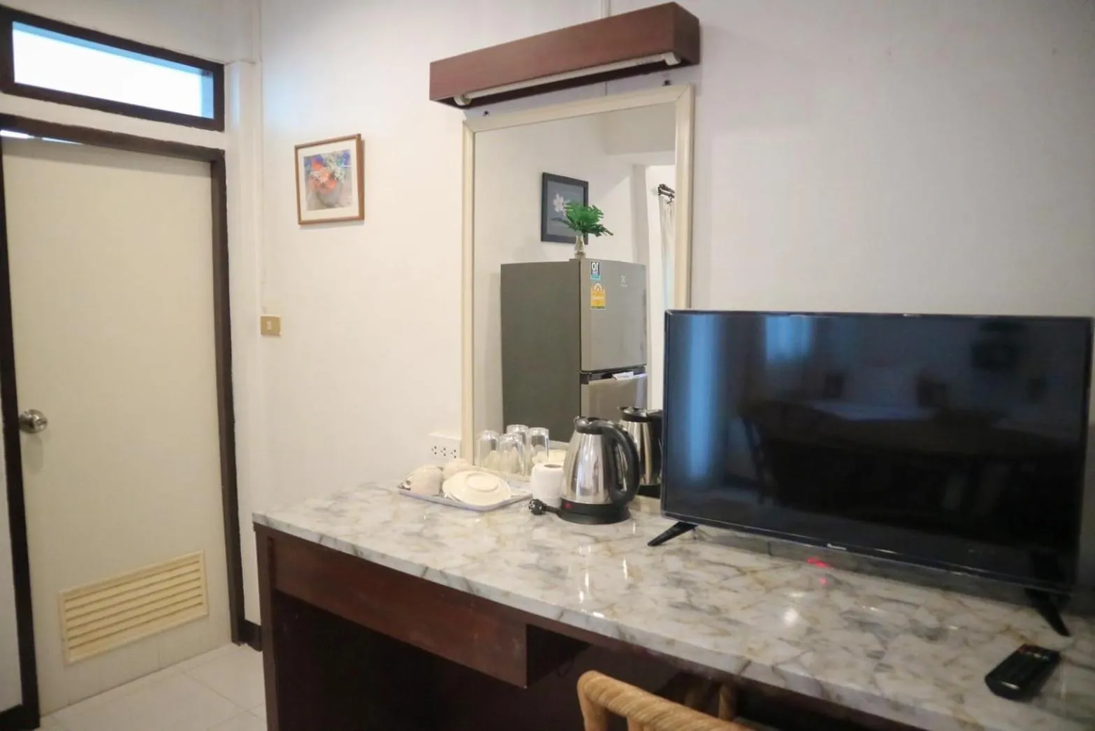 TV and multimedia in Sunshine Guest House