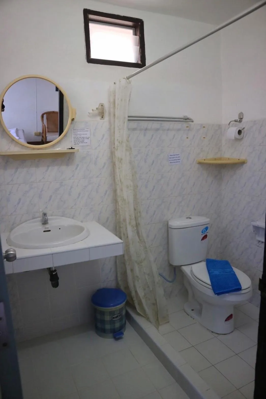 Shower in Sunshine Guest House